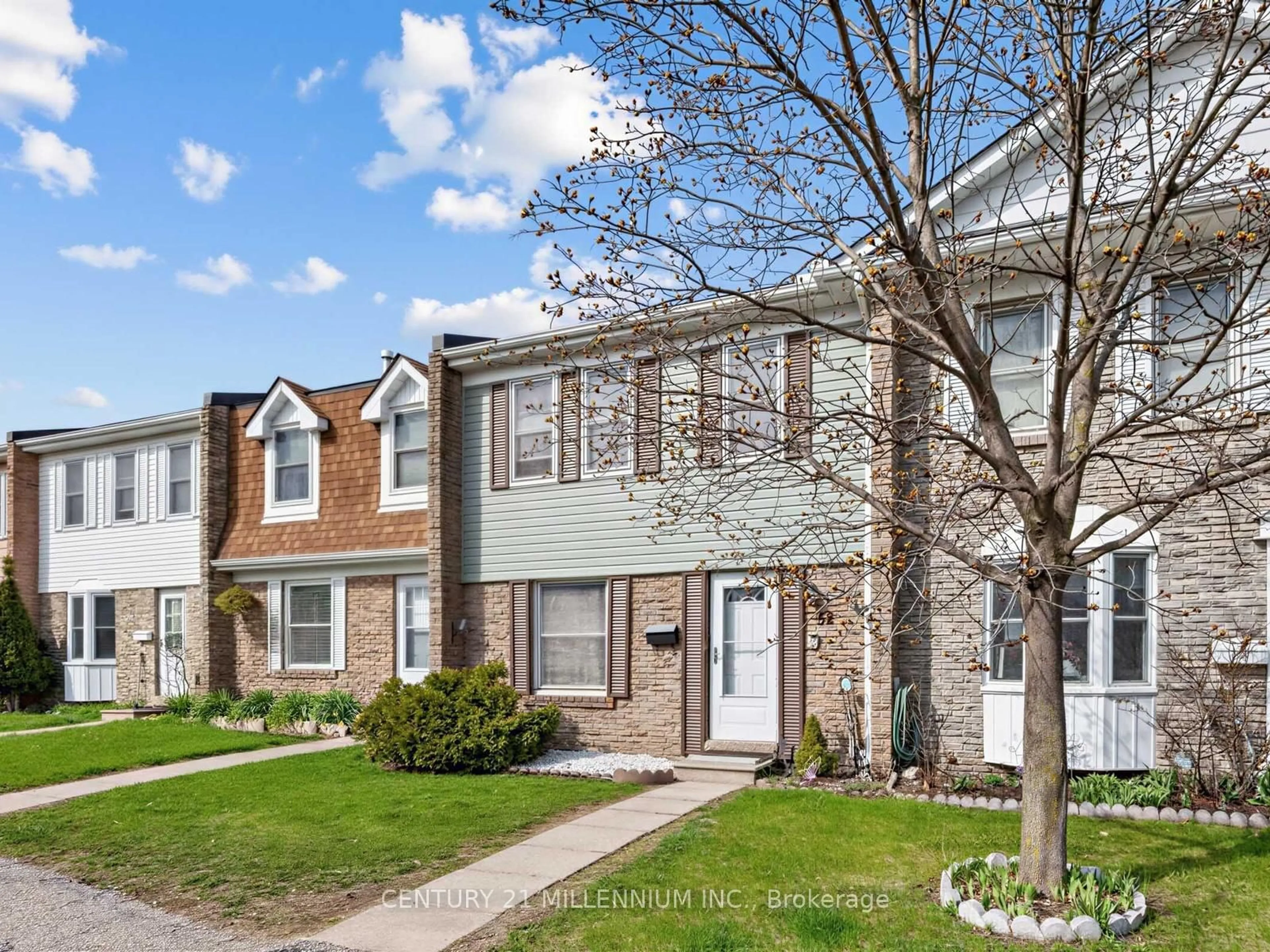 Home with brick exterior material, street for 1020 Central Park Dr #52, Brampton Ontario L6S 3L6