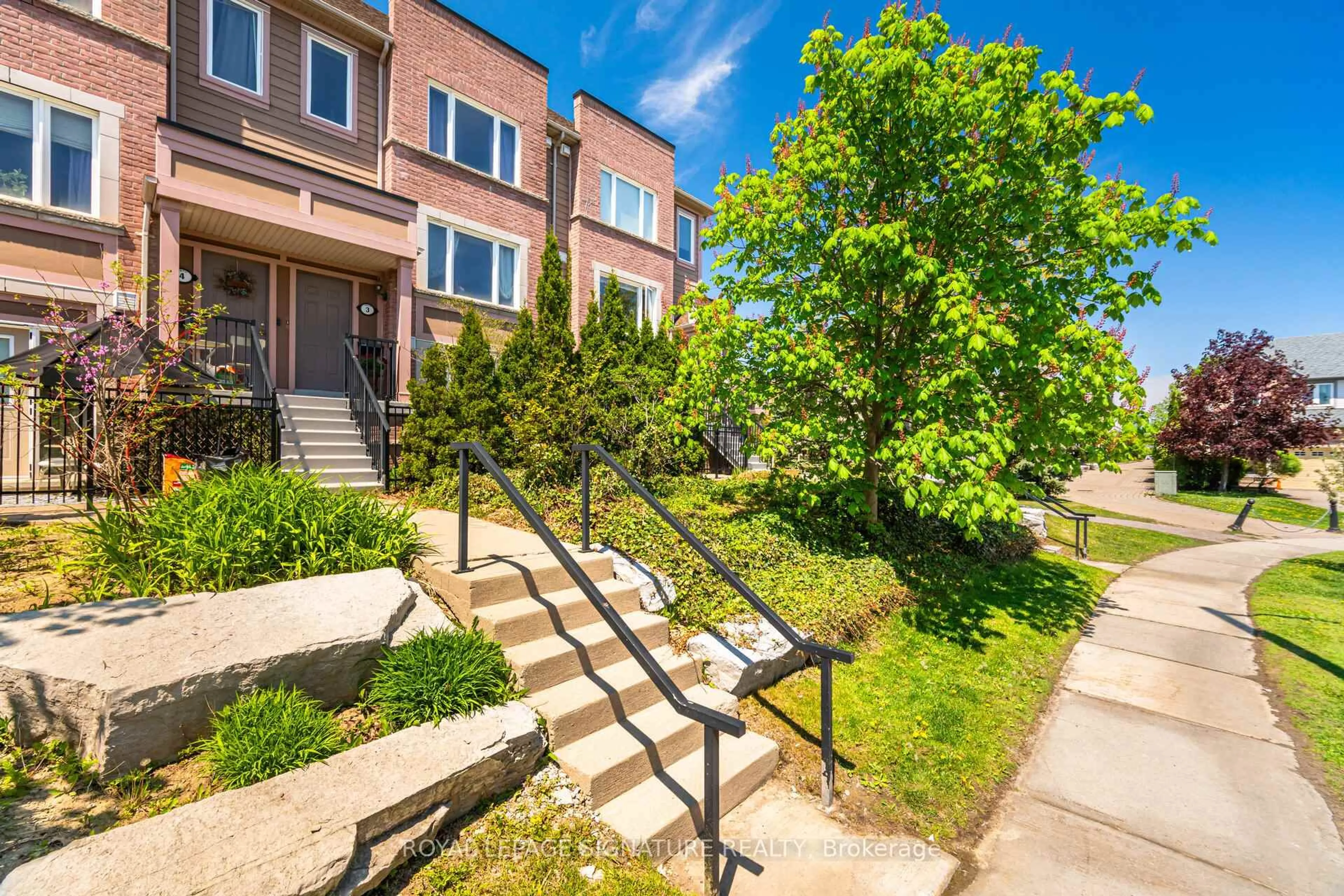 Stairs for 4855 Half Moon Grve #3, Mississauga Ontario L5M 8C7