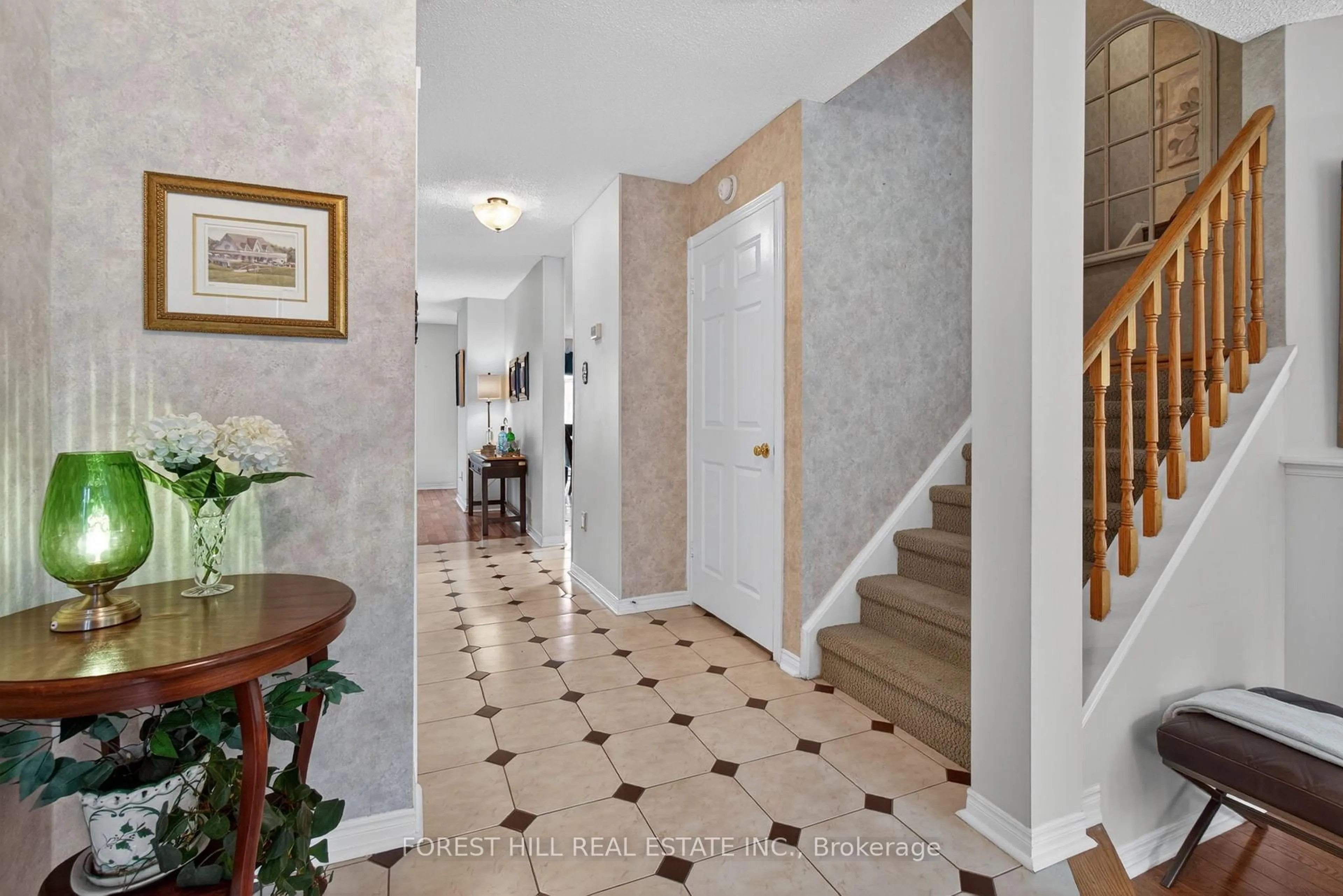 Indoor foyer for 4635 Regents Terr #30, Mississauga Ontario L5R 1X4