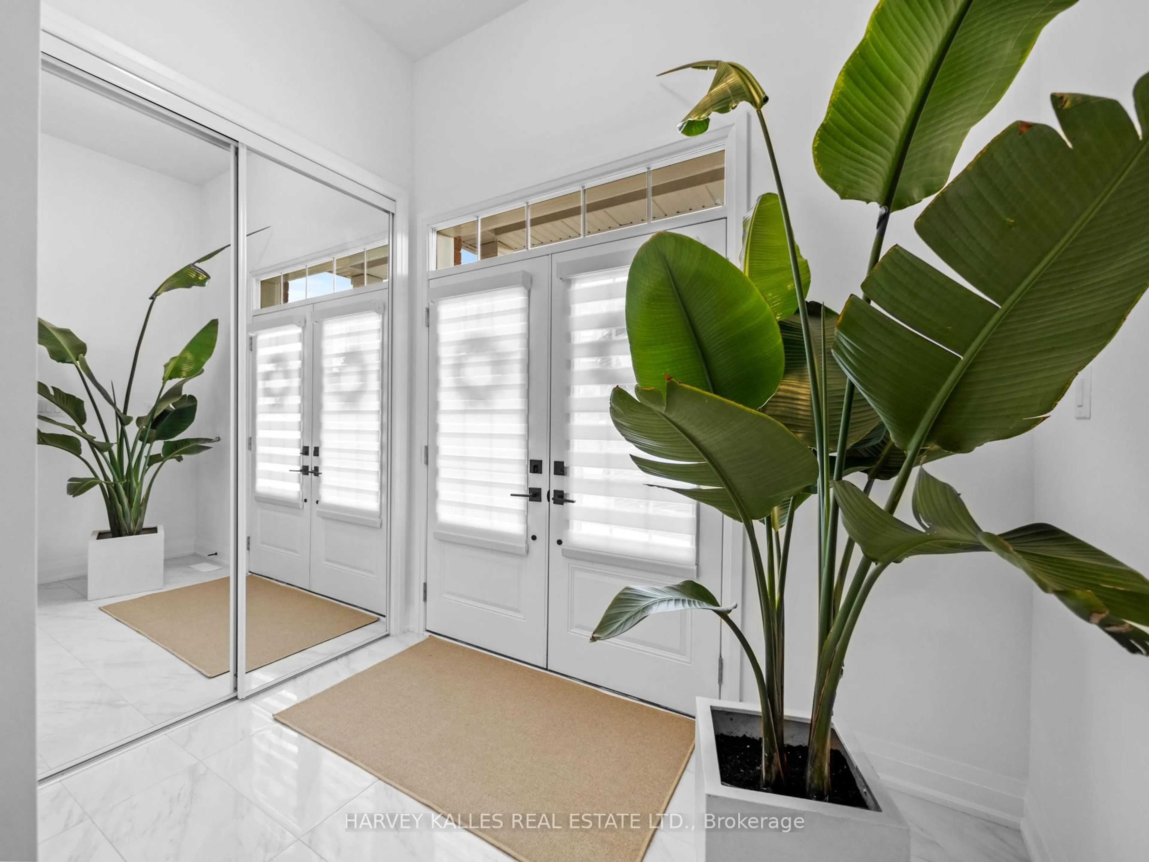 Indoor entryway for 759 Aspen Terr, Milton Ontario L9E 1S6