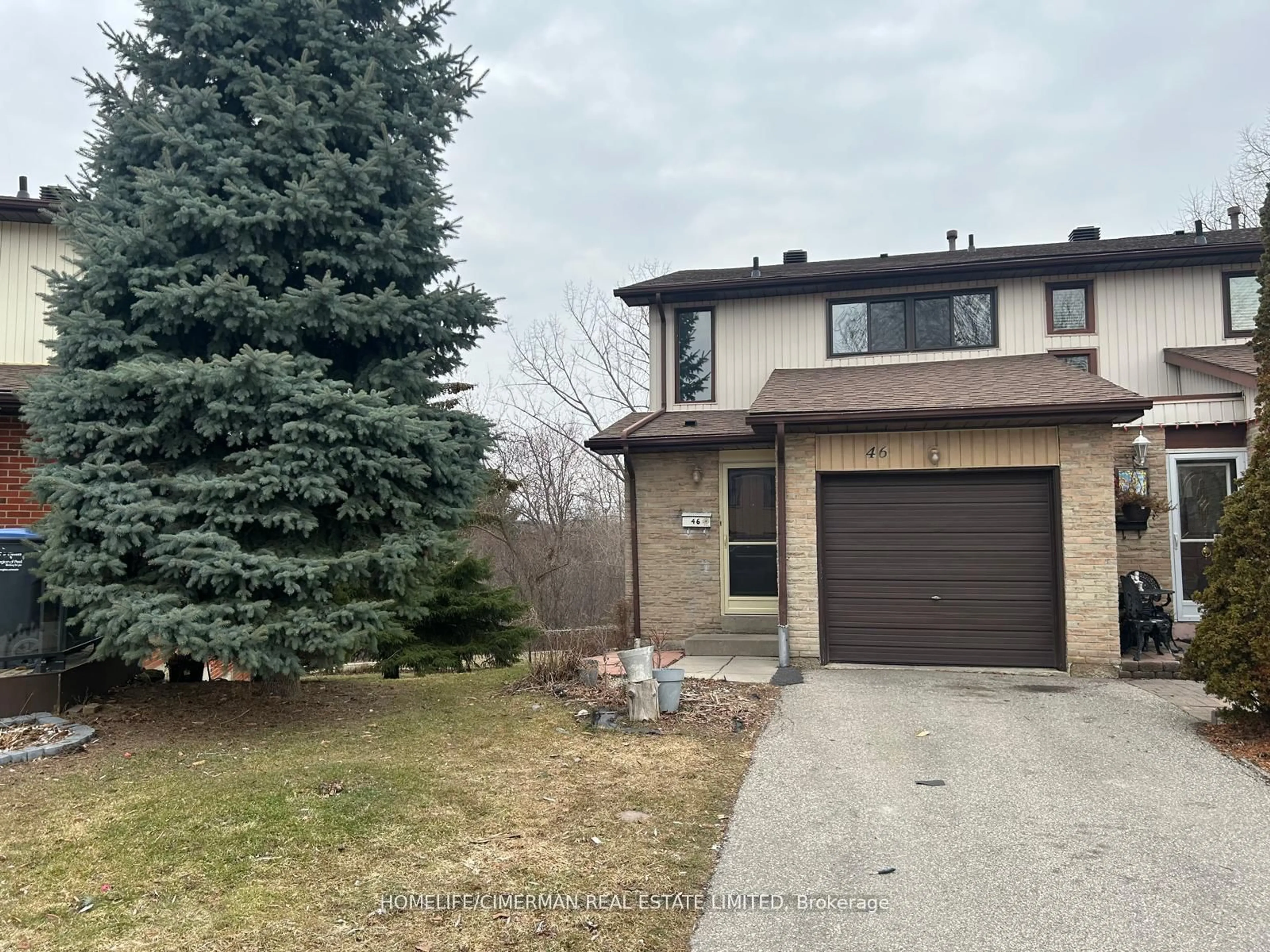 A pic from outside/outdoor area/front of a property/back of a property/a pic from drone, street for 46 Foster Cres #46, Brampton Ontario L6V 3M7