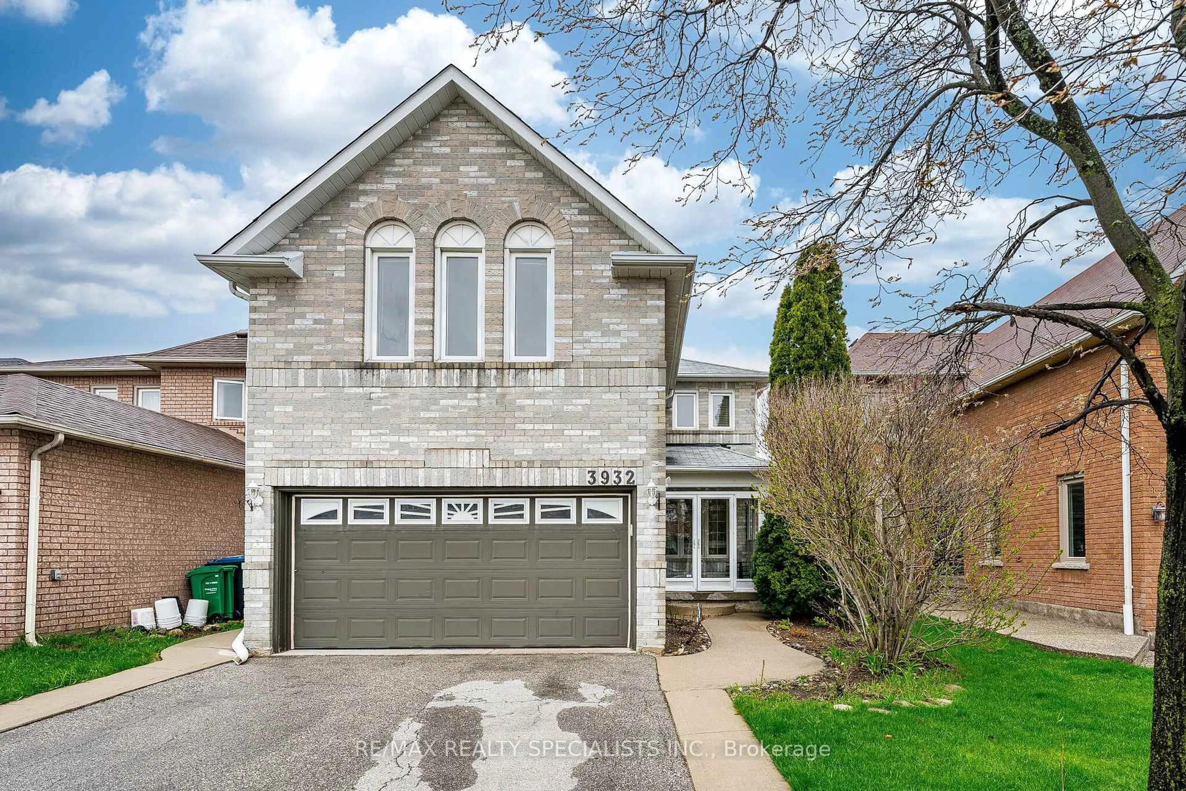 Home with brick exterior material, street for 3932 Periwinkle Cres, Mississauga Ontario L5N 6W6