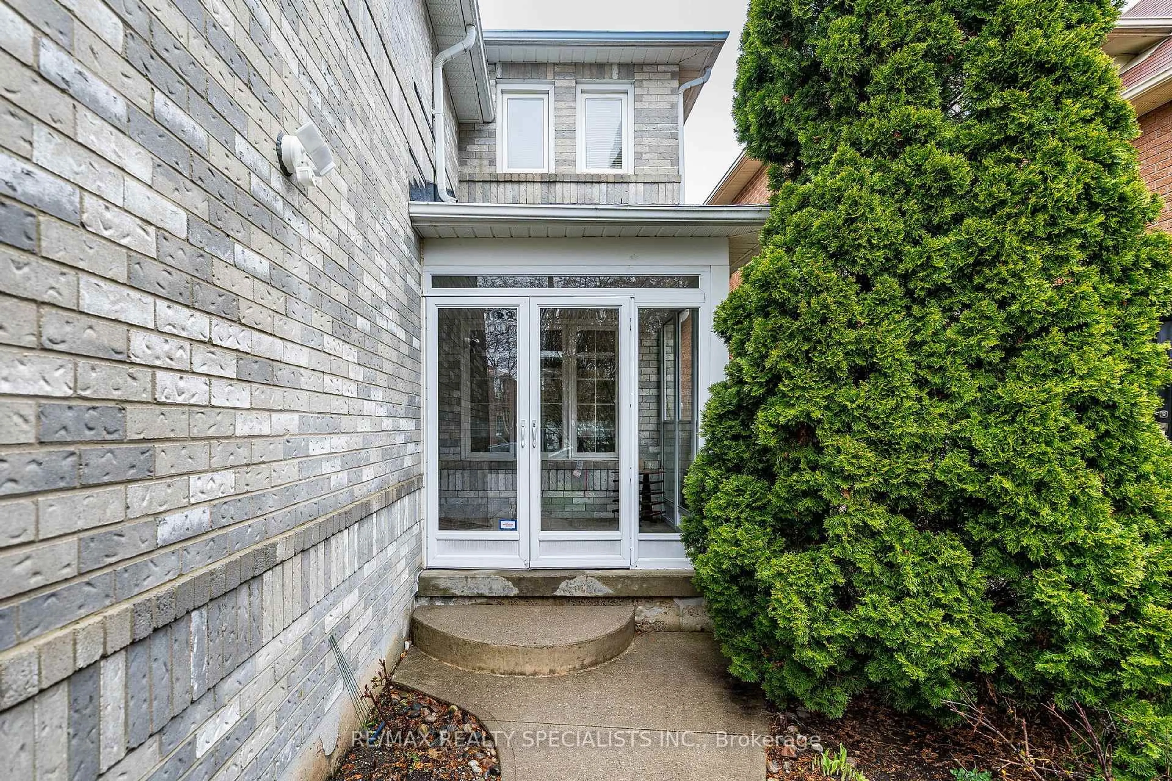 Unknown for 3932 Periwinkle Cres, Mississauga Ontario L5N 6W6