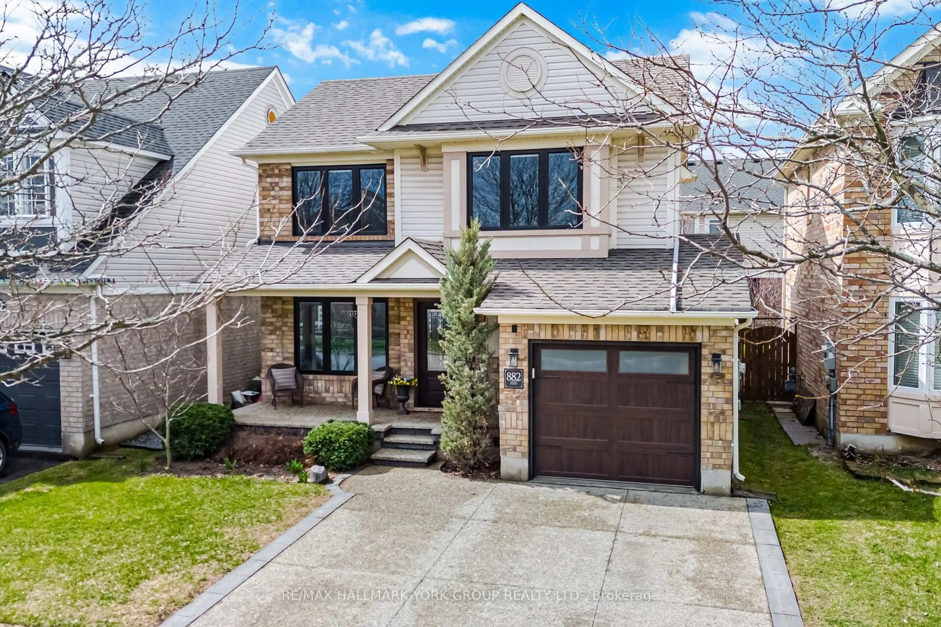 Home with brick exterior material, street for 882 McDuffe Cres, Milton Ontario L9T 6M7