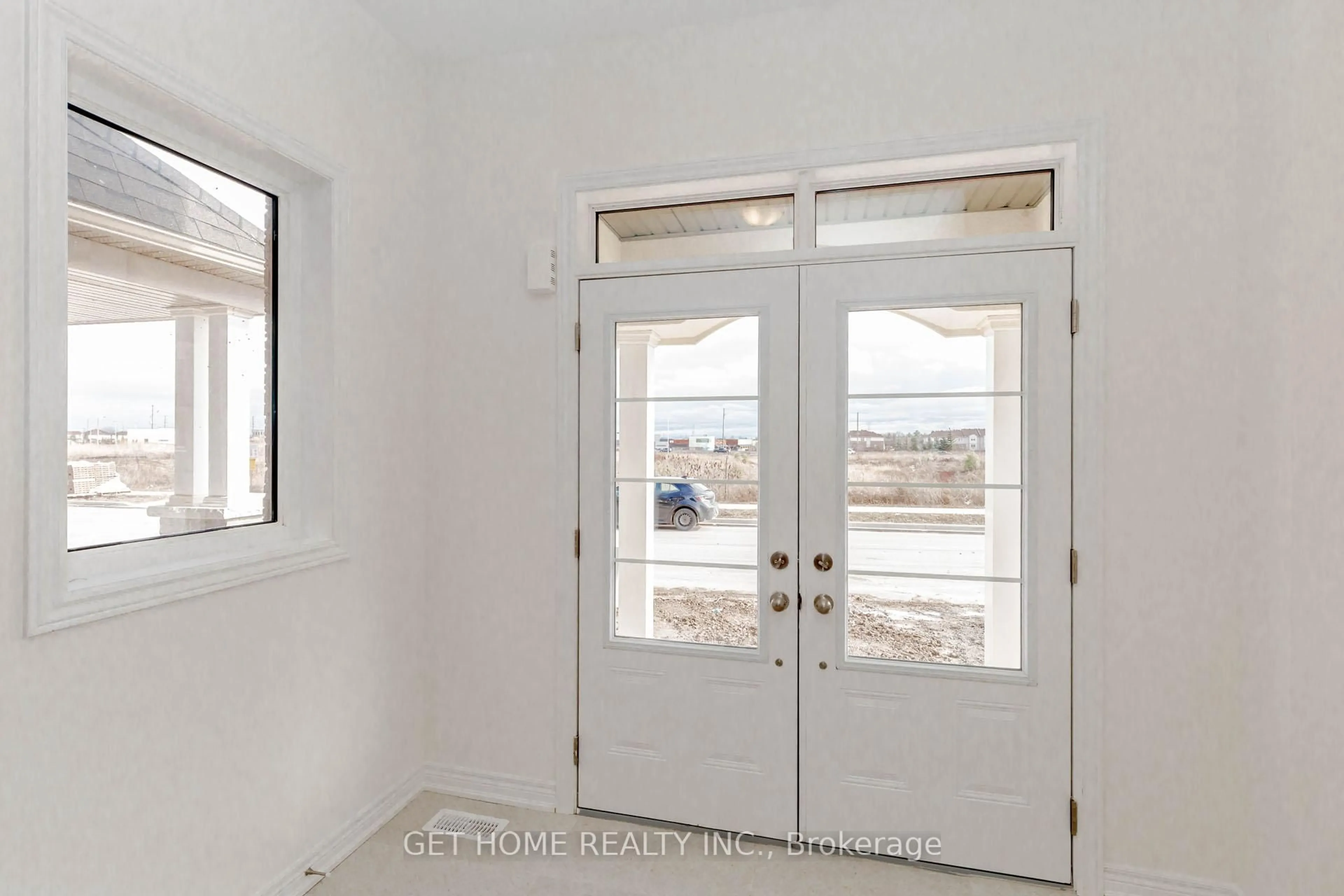 Indoor entryway for 3919 Lodi Rd, Burlington Ontario L7M 0Z5