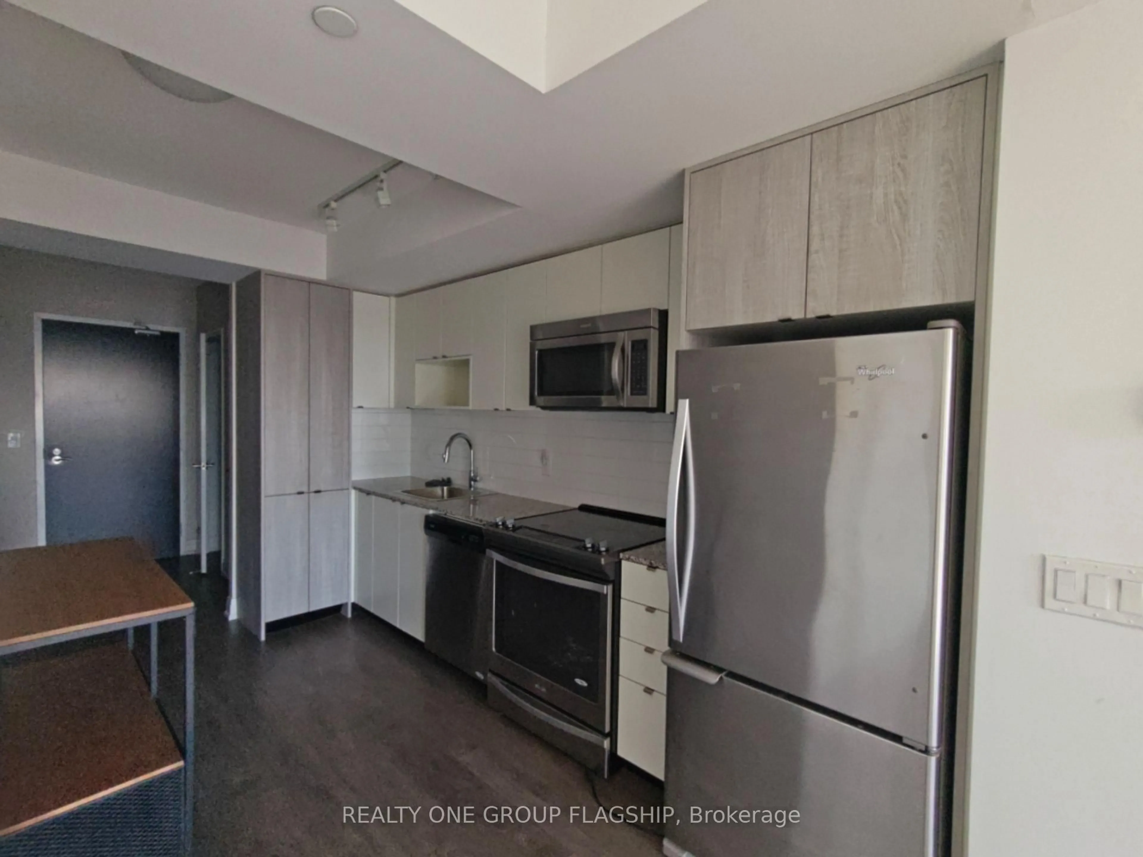 Standard kitchen, unknown for 9 Valhalla Inn Rd #2405, Toronto Ontario M9B 0B2