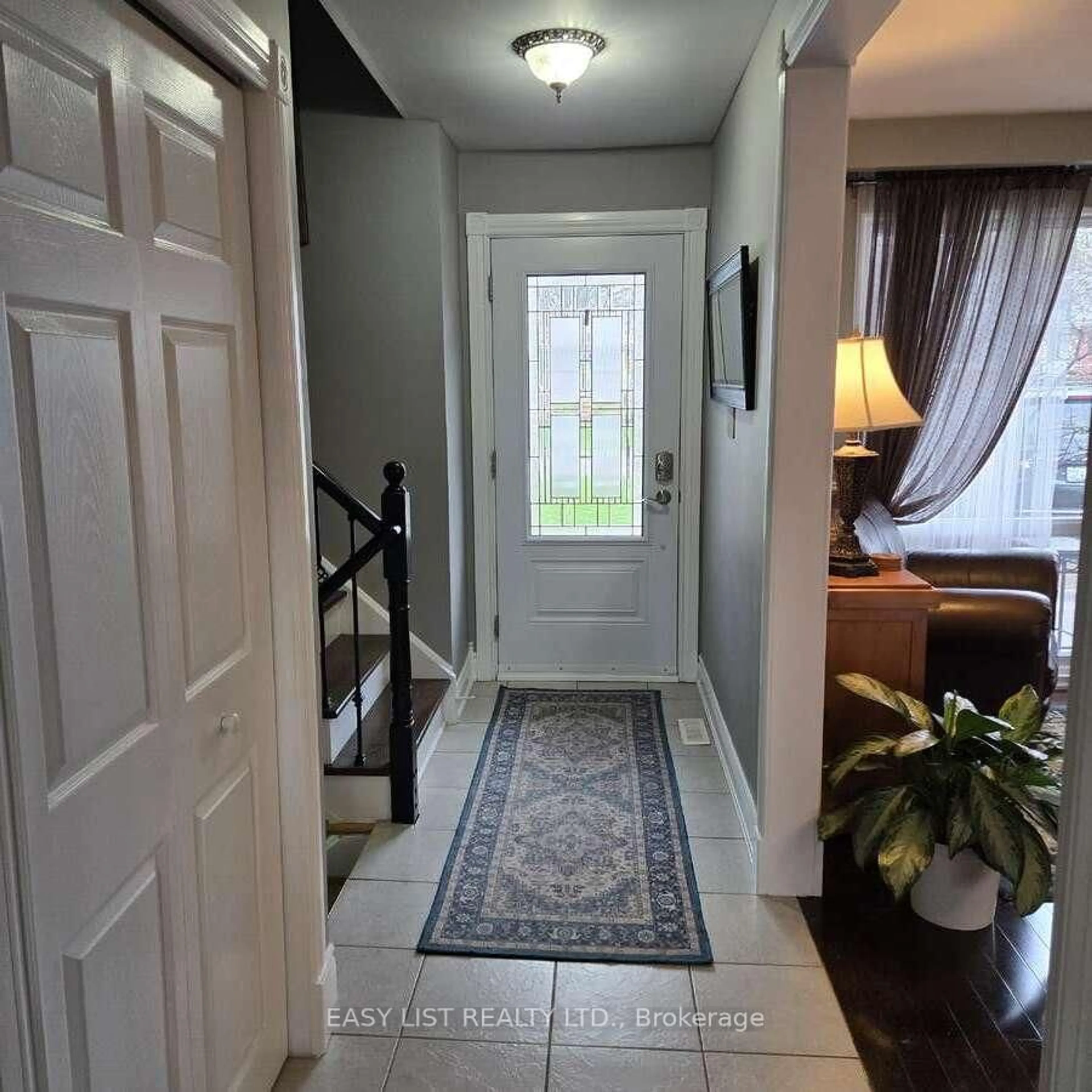 Indoor entryway for 233 Elmore Dr, Halton Hills Ontario L7J 1T8