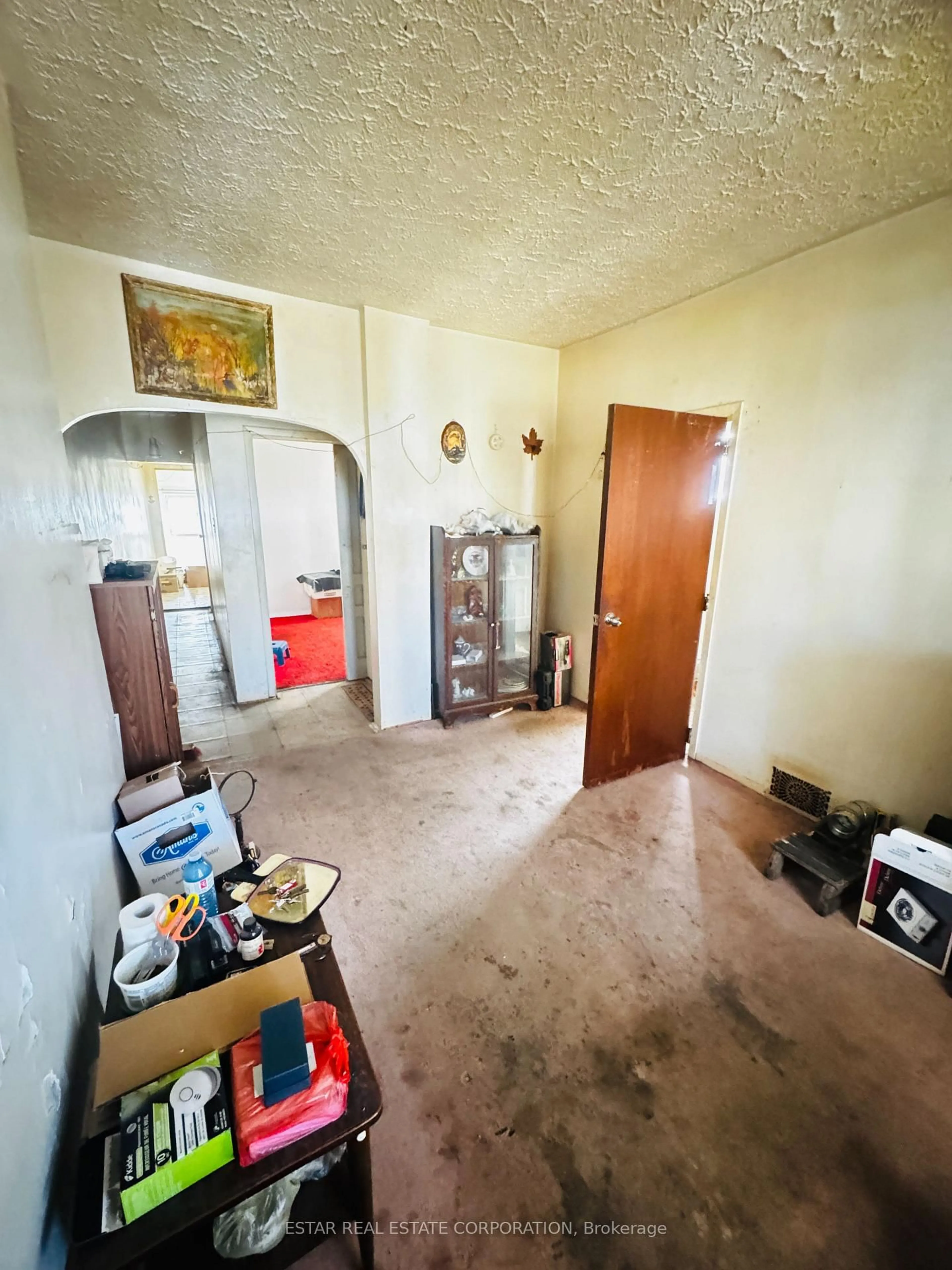 A pic of a room for 275 Salem Ave, Toronto Ontario M6H 3C8