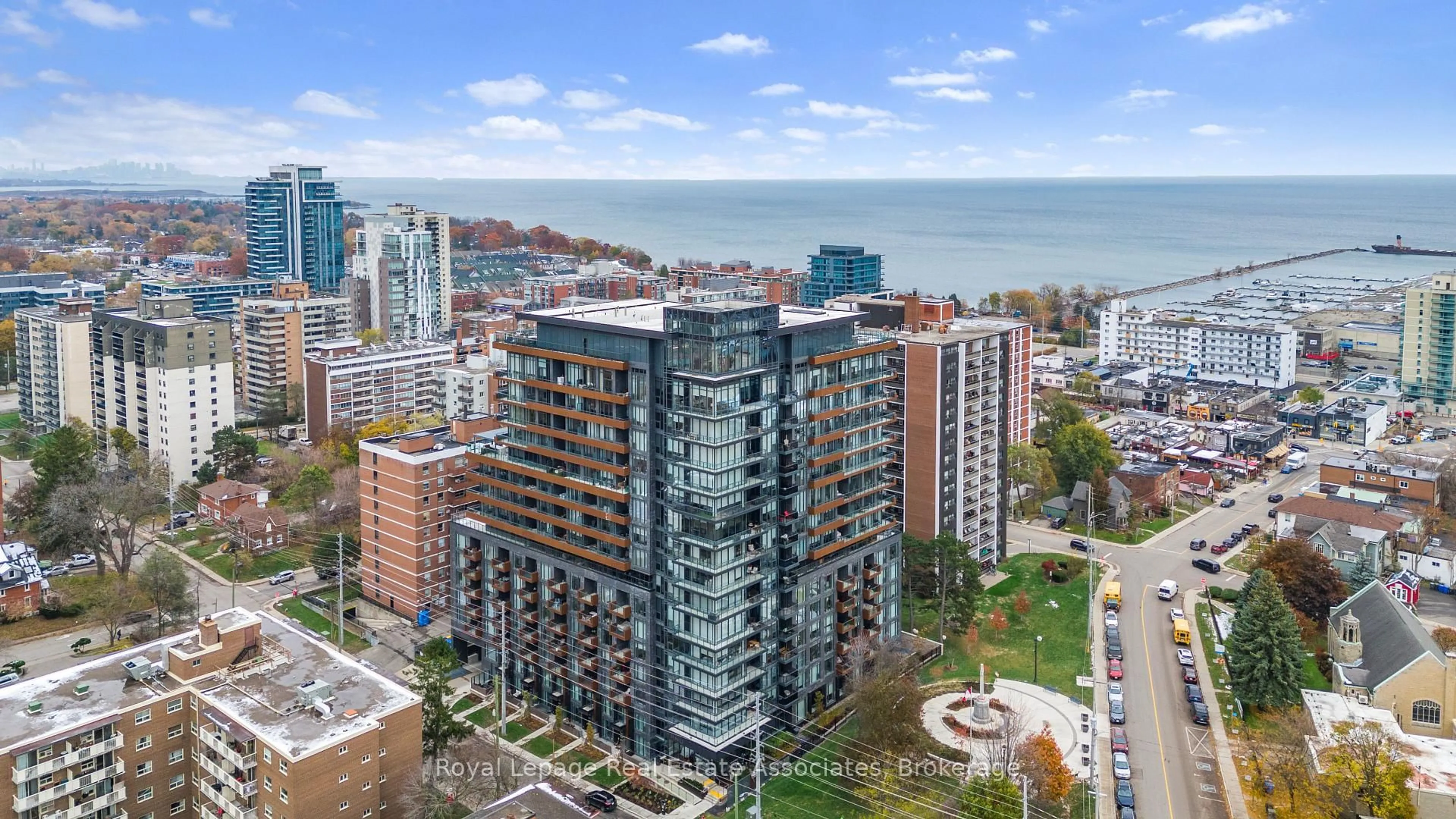 A pic from outside/outdoor area/front of a property/back of a property/a pic from drone, city buildings view from balcony for 21 Park St #805, Mississauga Ontario L5G 0C2