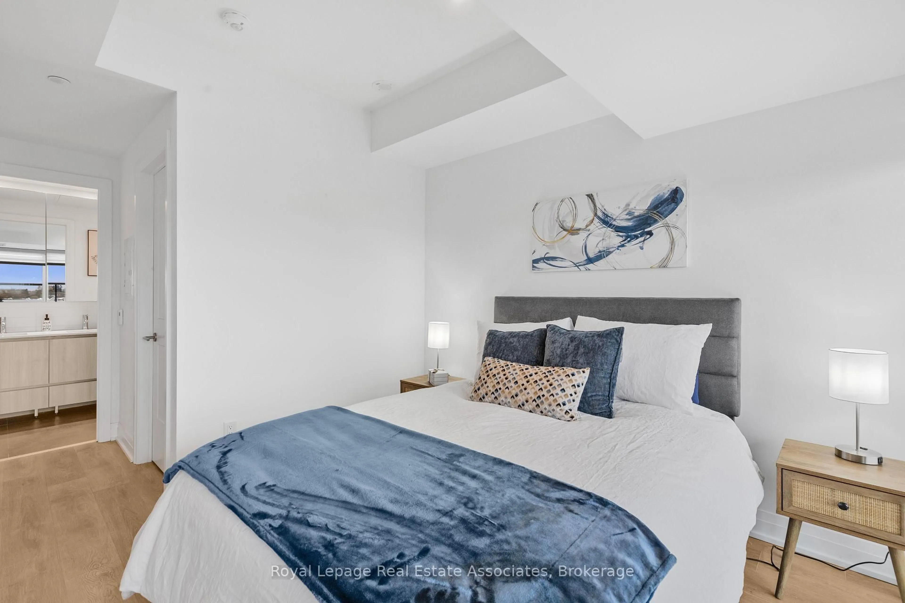 Bedroom with bed, unknown for 21 Park St #805, Mississauga Ontario L5G 0C2