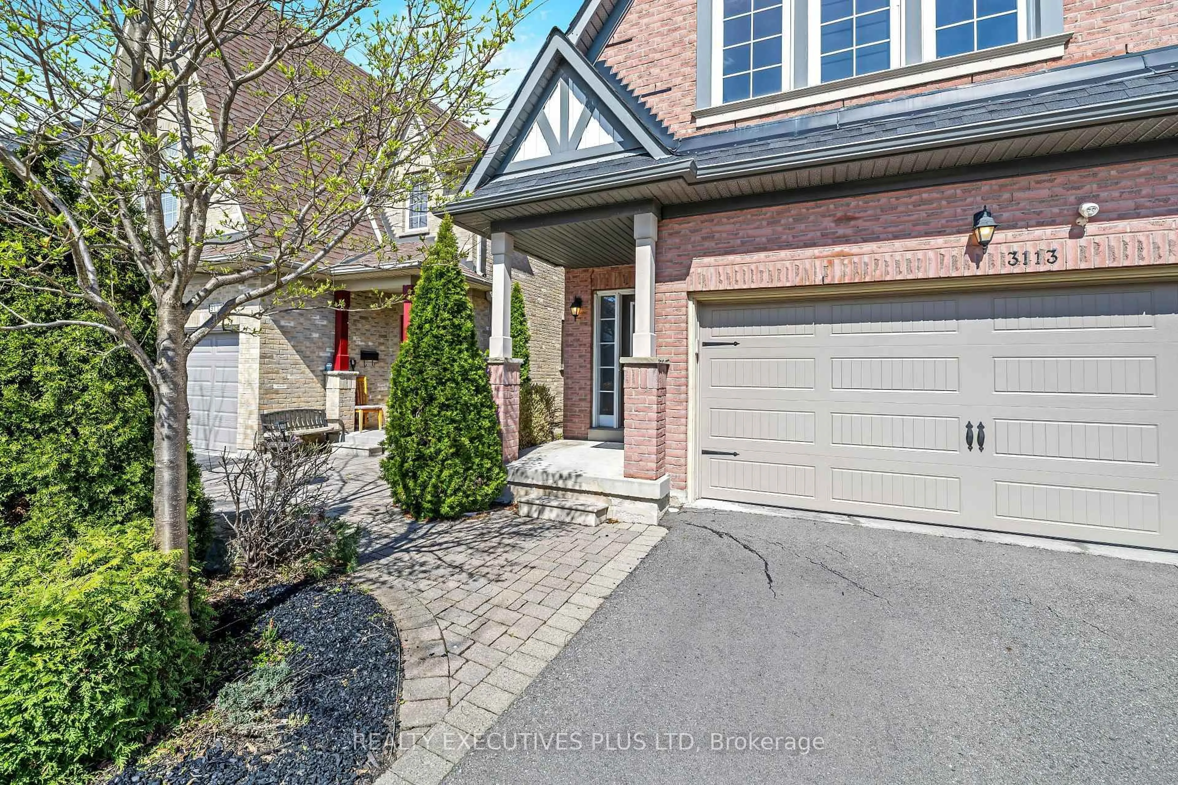 Home with brick exterior material, street for 3113 Owls Foot Dr, Mississauga Ontario L5M 6T8