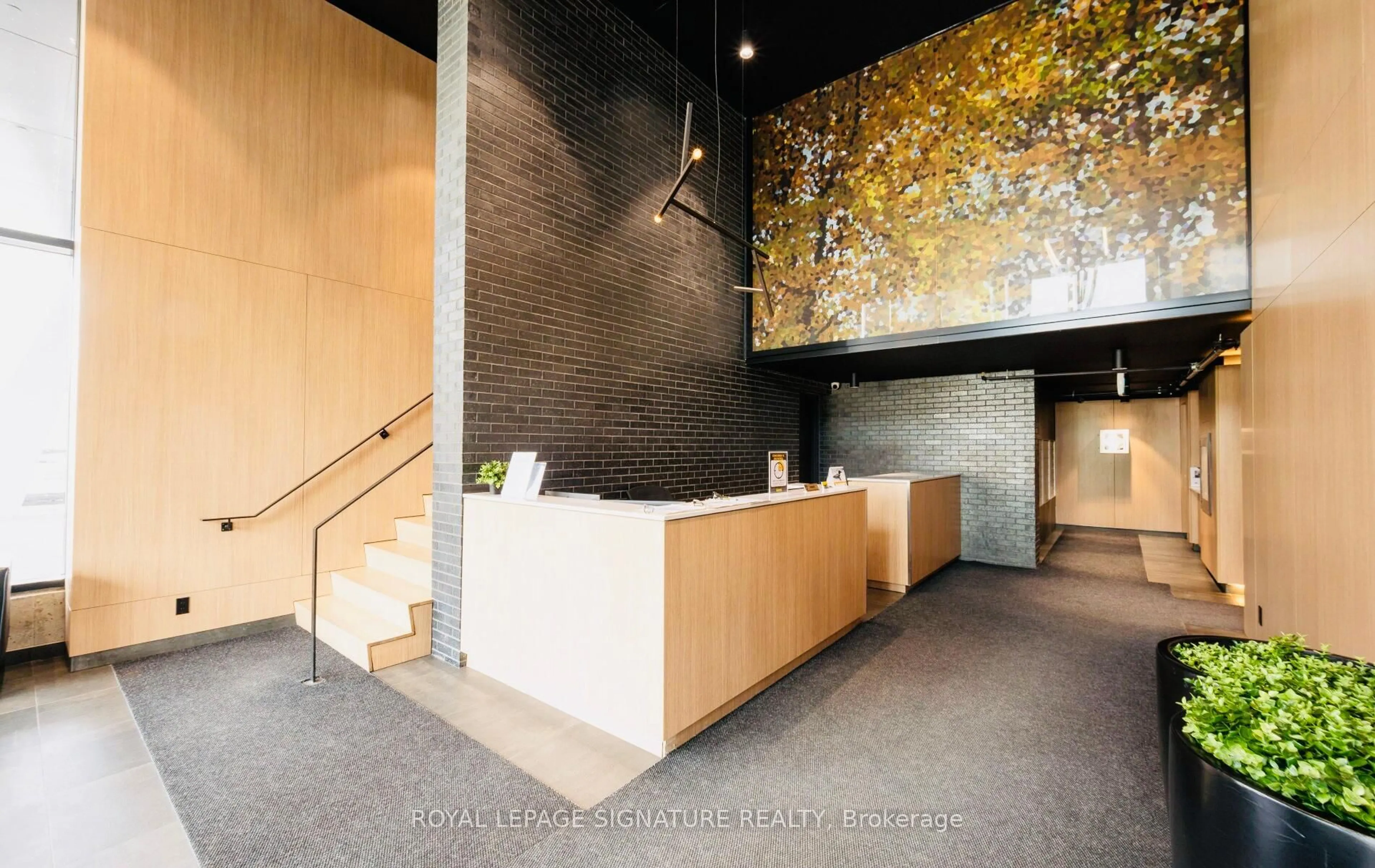 Indoor foyer for 7 Smith Cres #411, Toronto Ontario M8Z 0G3