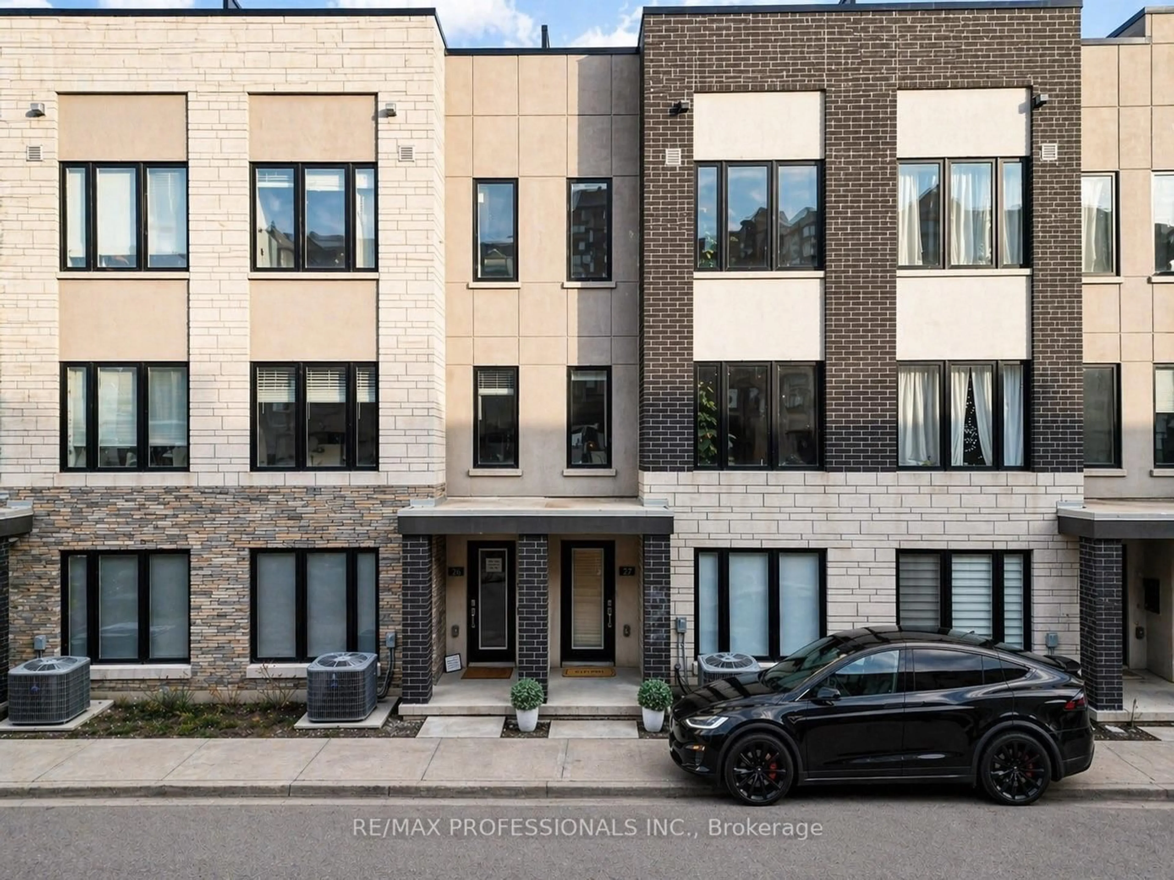 Home with brick exterior material, street for 1095 Cooke Blvd #TH27, Burlington Ontario L7T 0C4