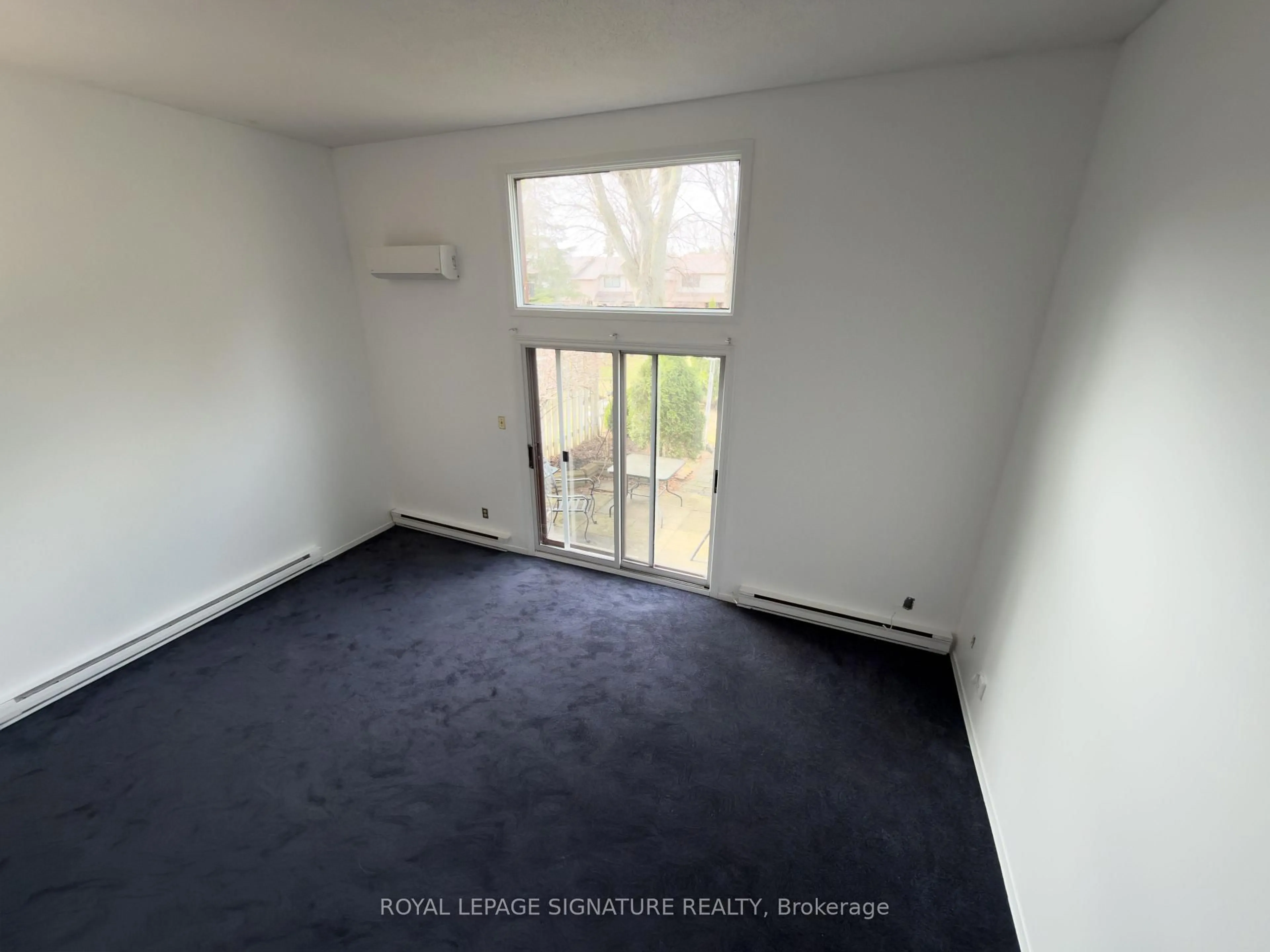 A pic of a room for 6860 Glen Erin Dr #33, Mississauga Ontario L5N 2E1