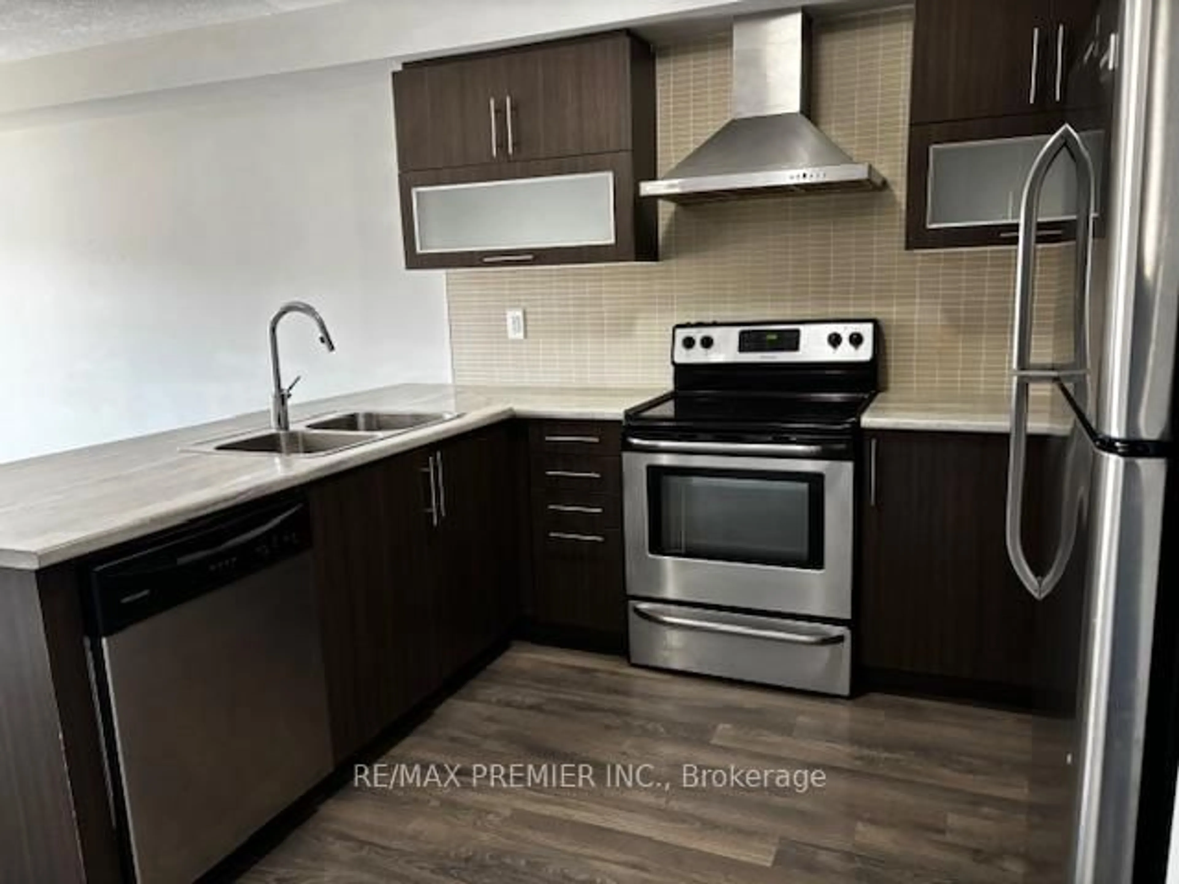 Unknown for 9 Daylight St, Brampton Ontario L7A 4N5