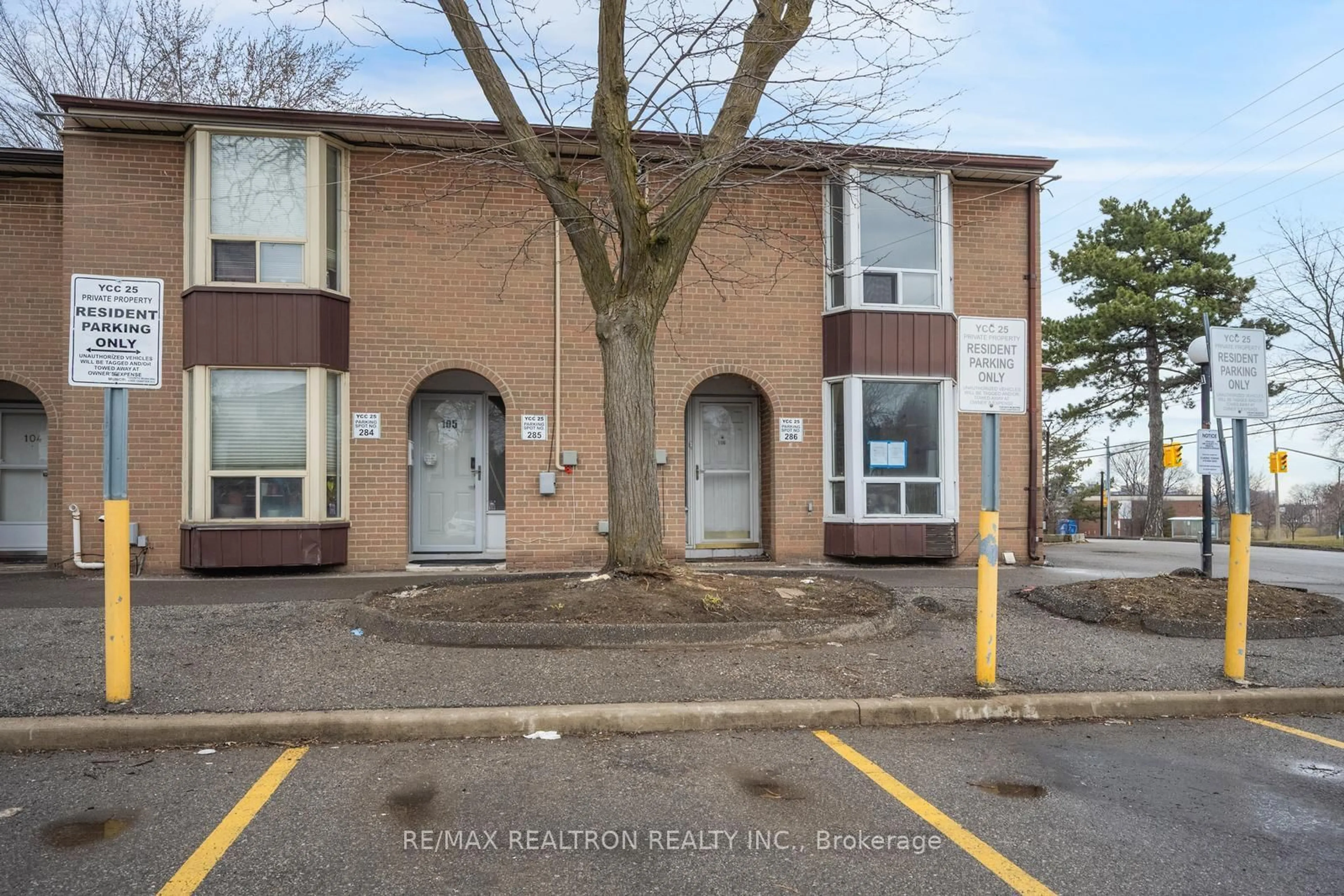 Unknown for 250 John Garland Blvd #106, Toronto Ontario M9V 1N8