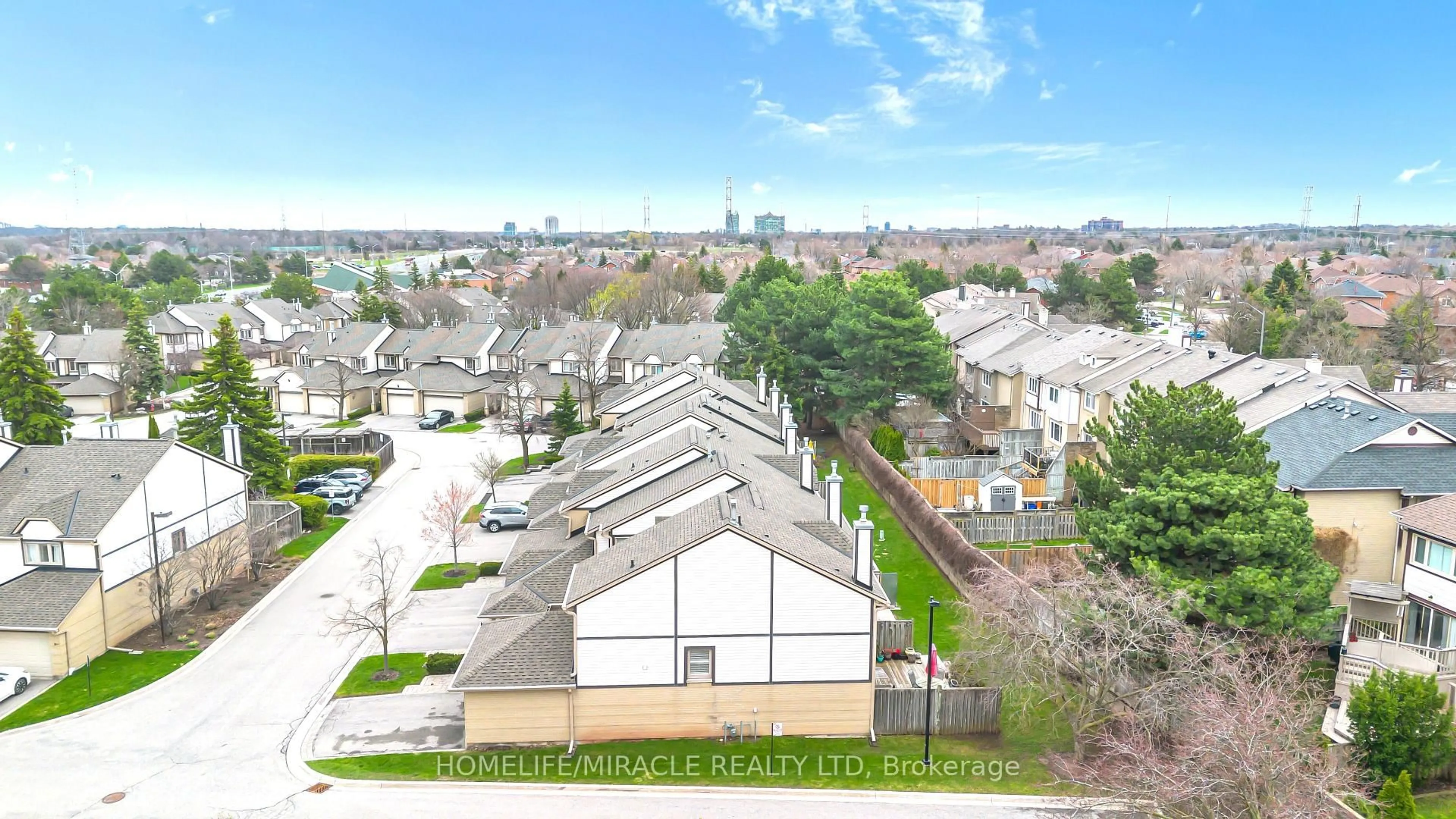 A pic from outside/outdoor area/front of a property/back of a property/a pic from drone, city buildings view from balcony for 2275 Credit Valley Rd #94, Mississauga Ontario L5N 4N5