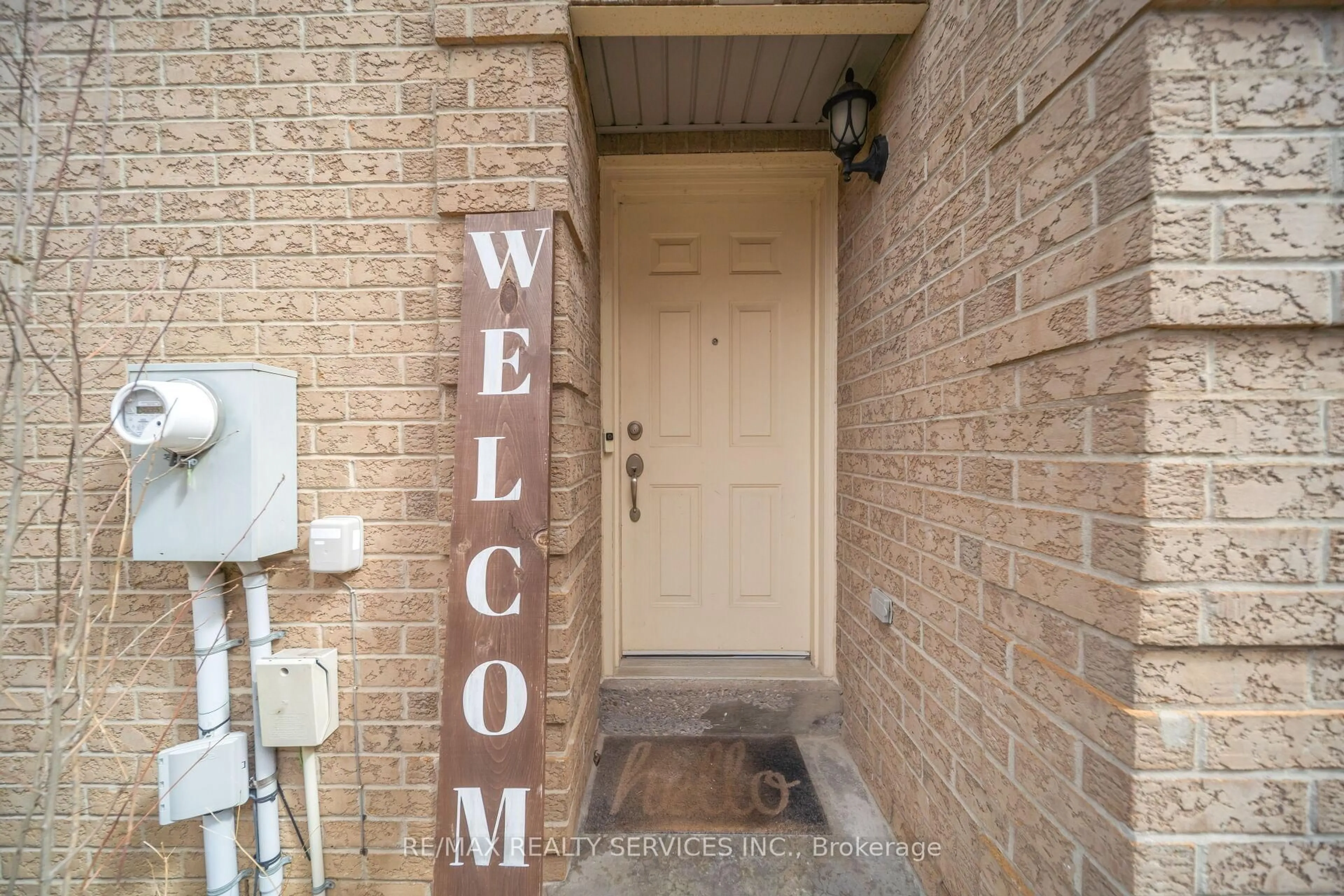 Indoor entryway for 79 Pressed Brick Dr, Brampton Ontario L6V 4K5