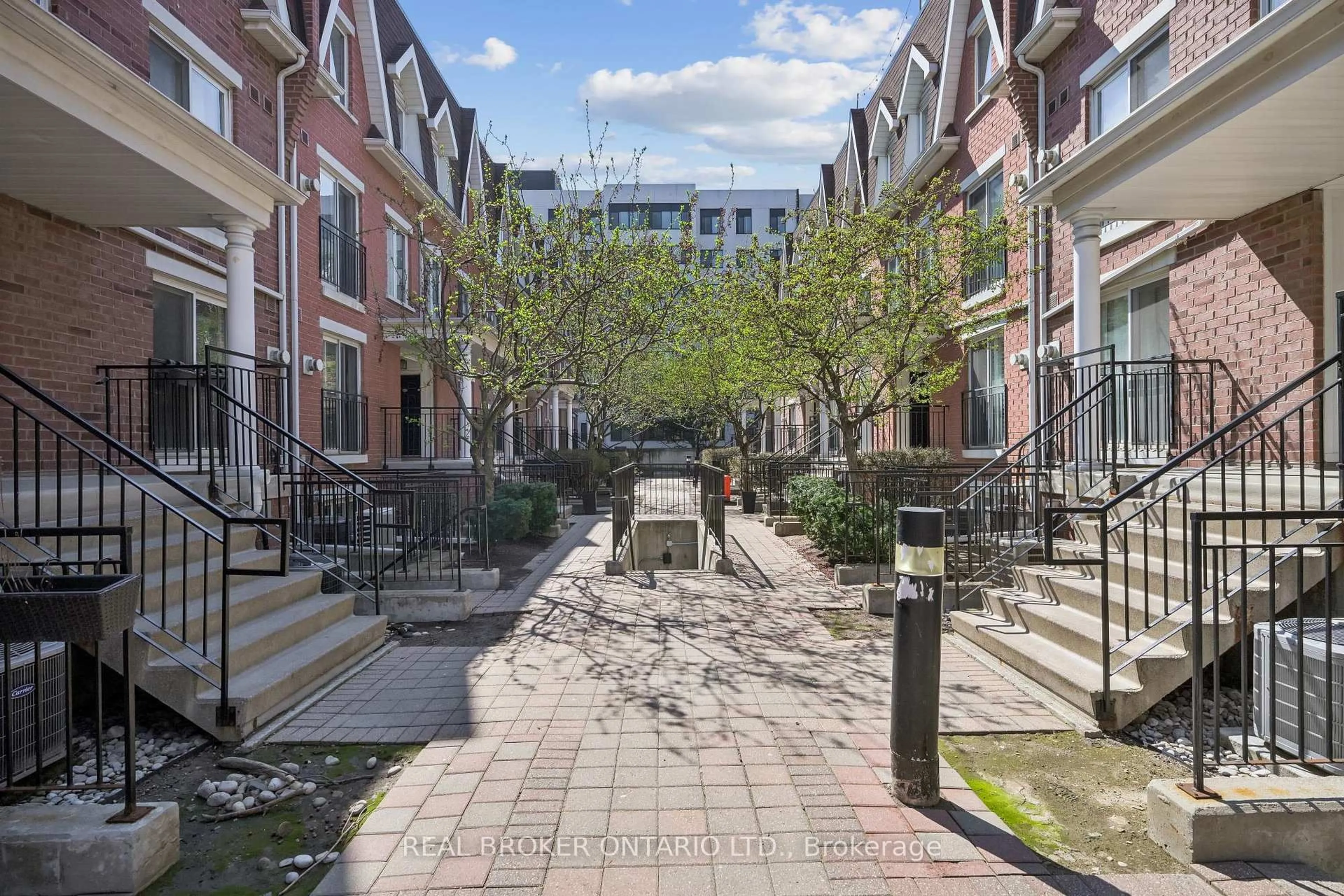 Patio, street for 18 Laidlaw St #1011, Toronto Ontario M6K 1X2