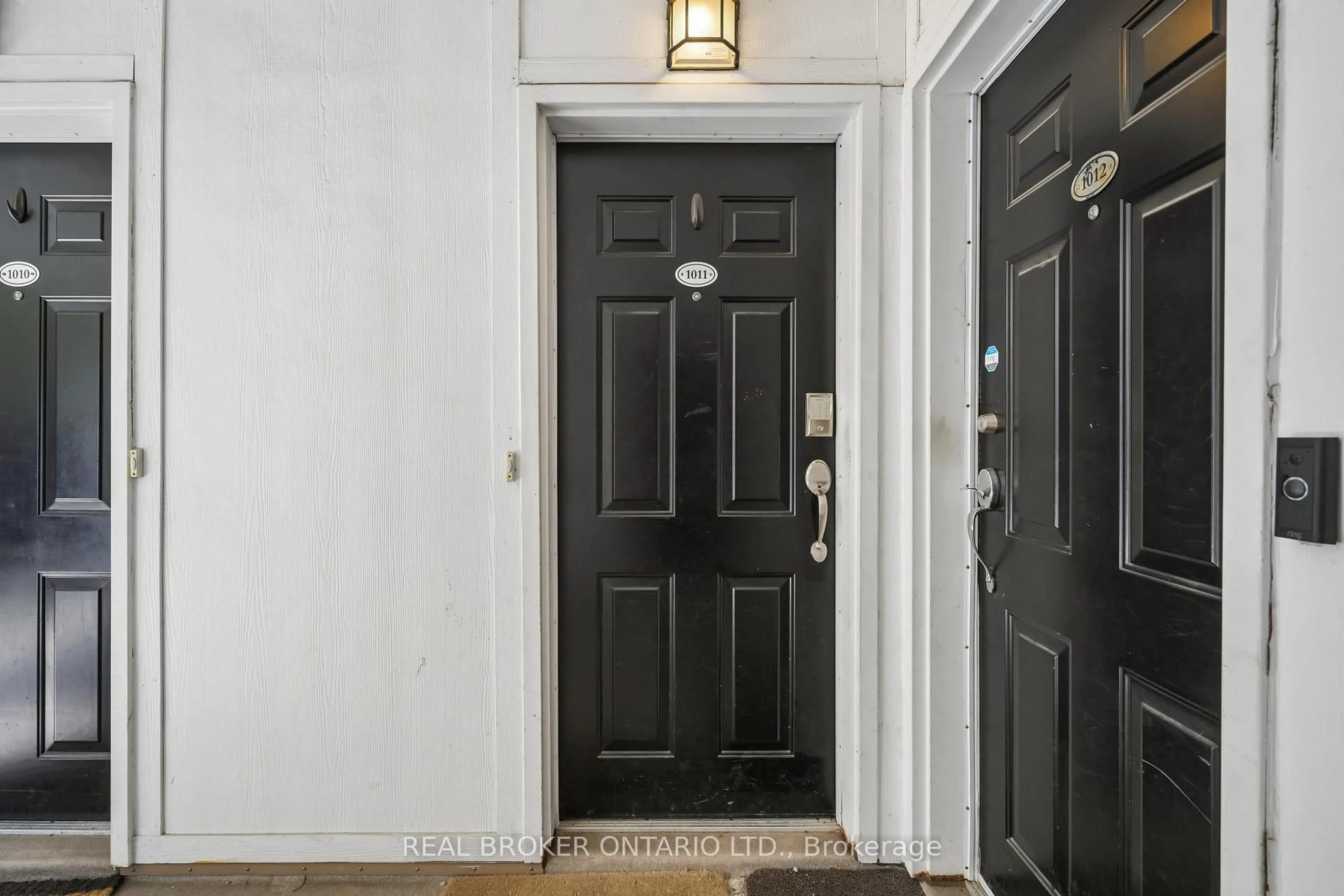 Indoor entryway for 18 Laidlaw St #1011, Toronto Ontario M6K 1X2