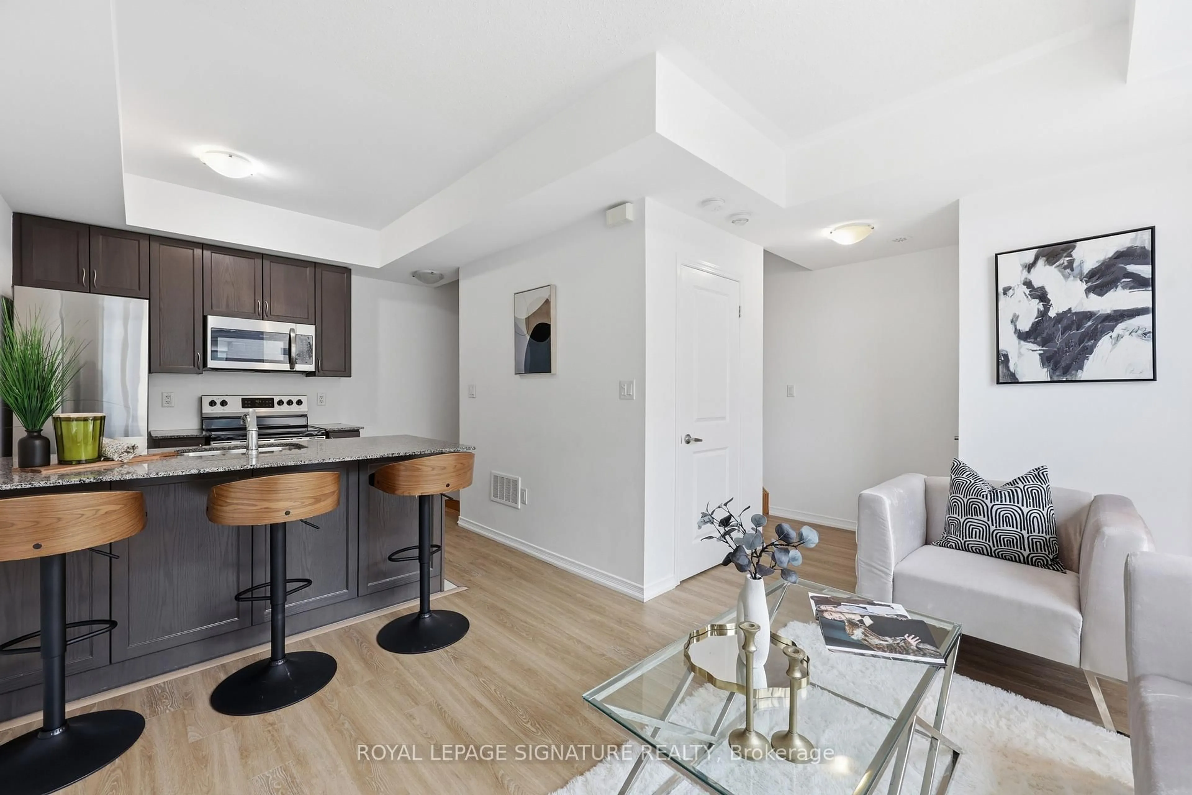 Open concept kitchen, unknown for 28 Fieldway Rd #55, Toronto Ontario M8Z 0E3