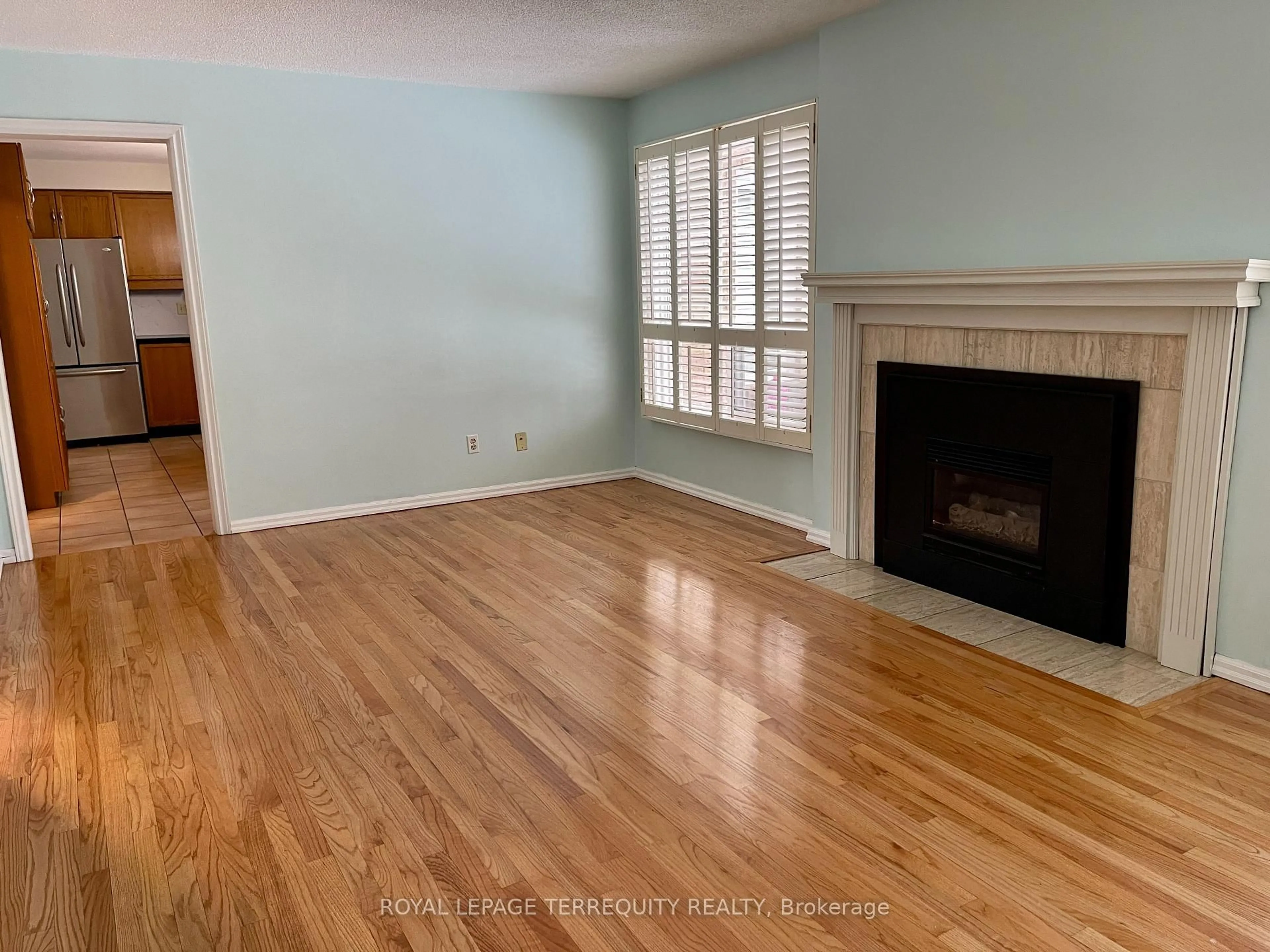 A pic of a room for 1328 Eddie Shain Dr, Oakville Ontario L6J 7C9