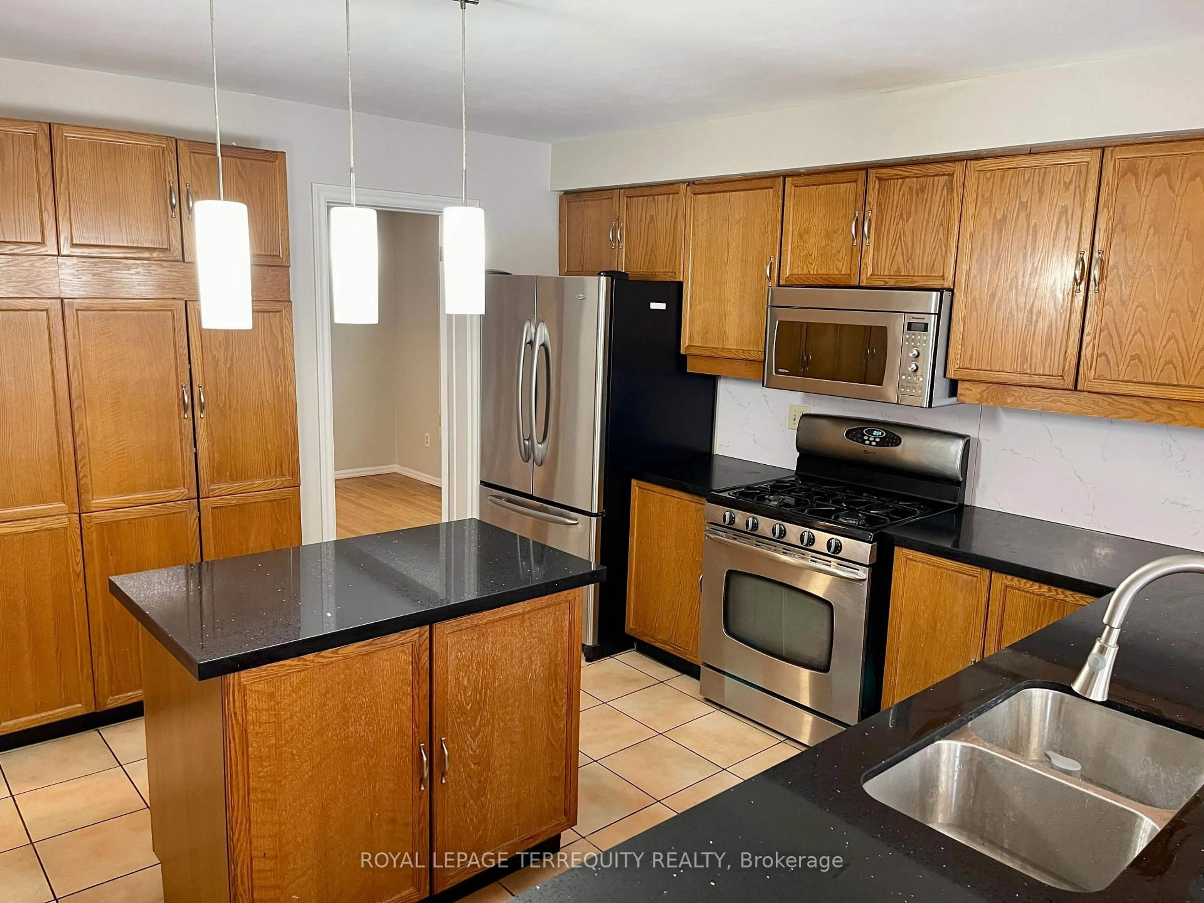 Standard kitchen, unknown for 1328 Eddie Shain Dr, Oakville Ontario L6J 7C9