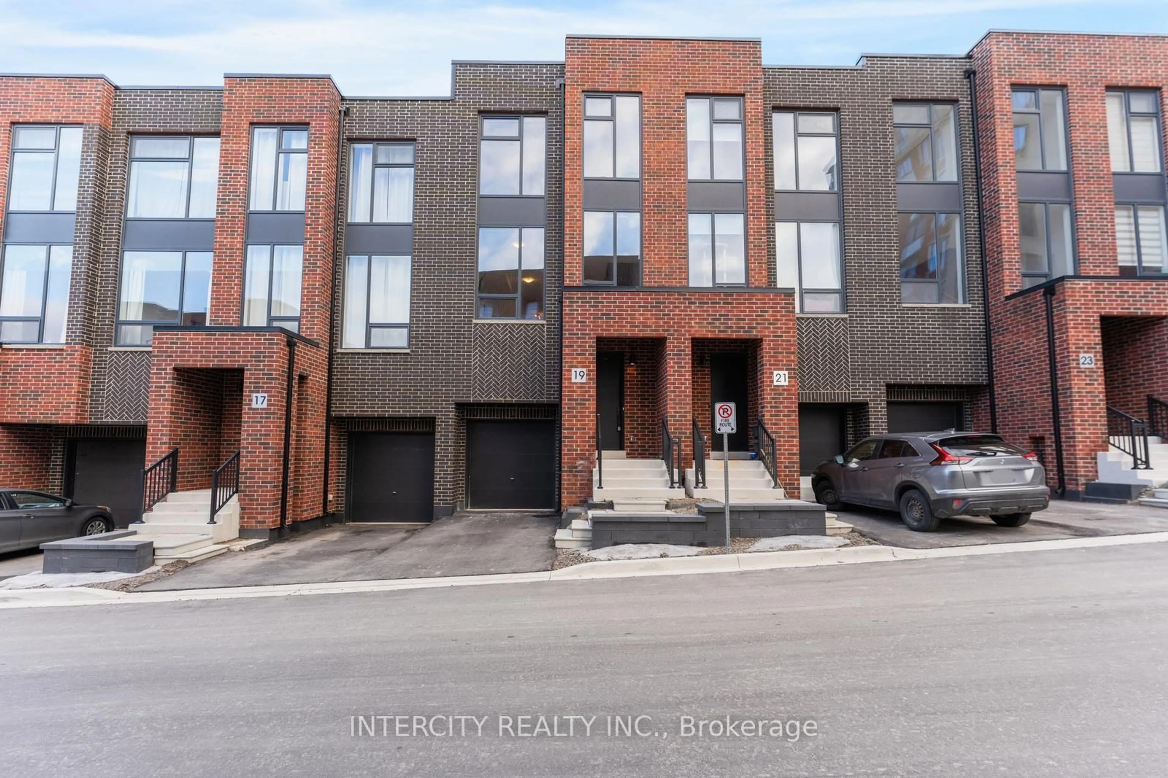 Home with brick exterior material, street for 19 Desiree Pl, Caledon Ontario L7E 4L2