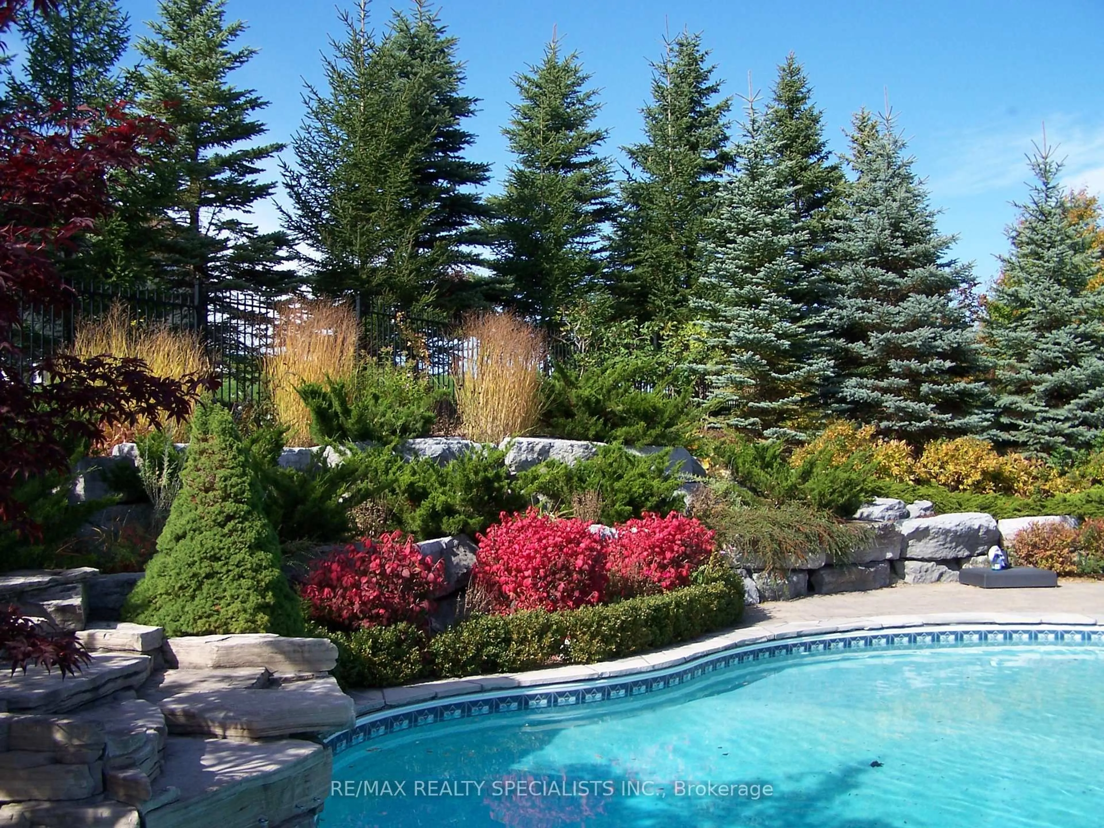 Pool for 2 Valley Hill Dr, Caledon Ontario L7E 0B7