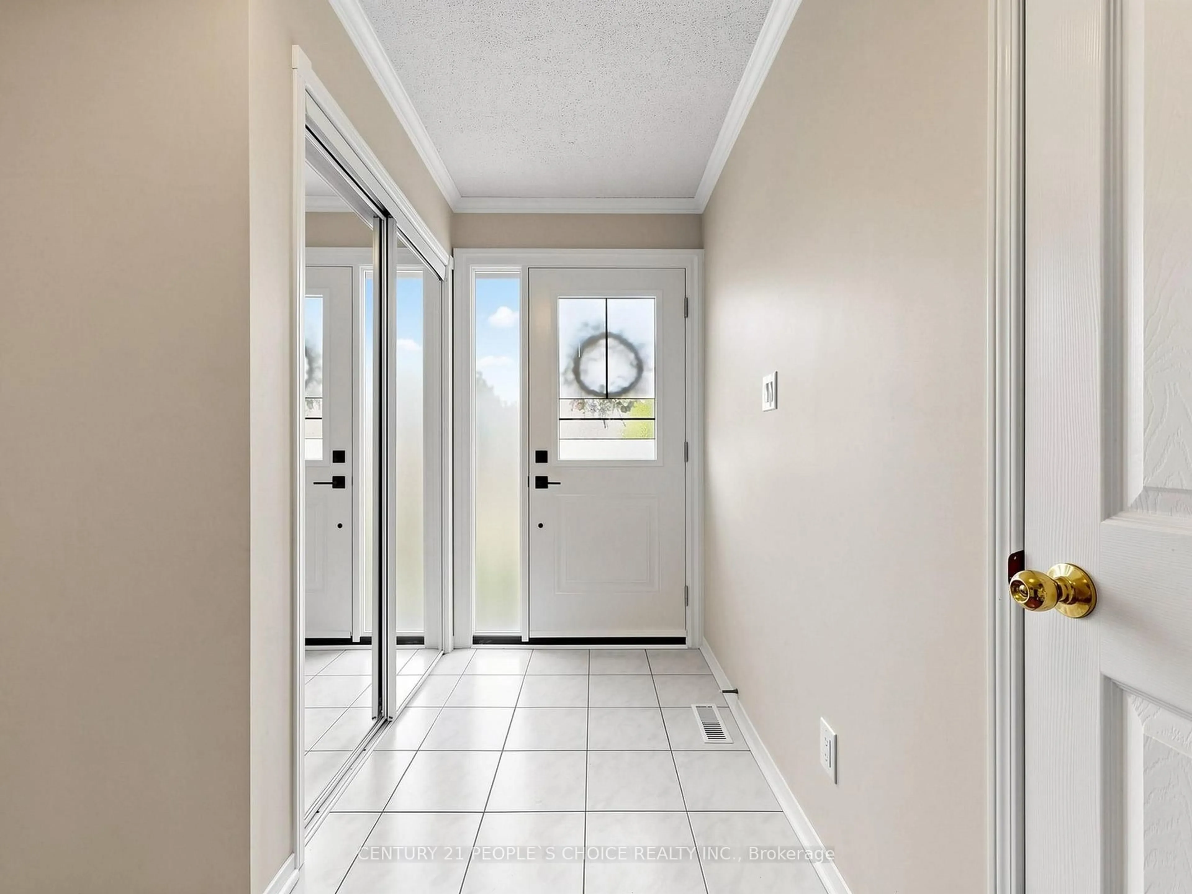 Indoor entryway for 455 Apache Crt #151, Mississauga Ontario L4Z 3W8
