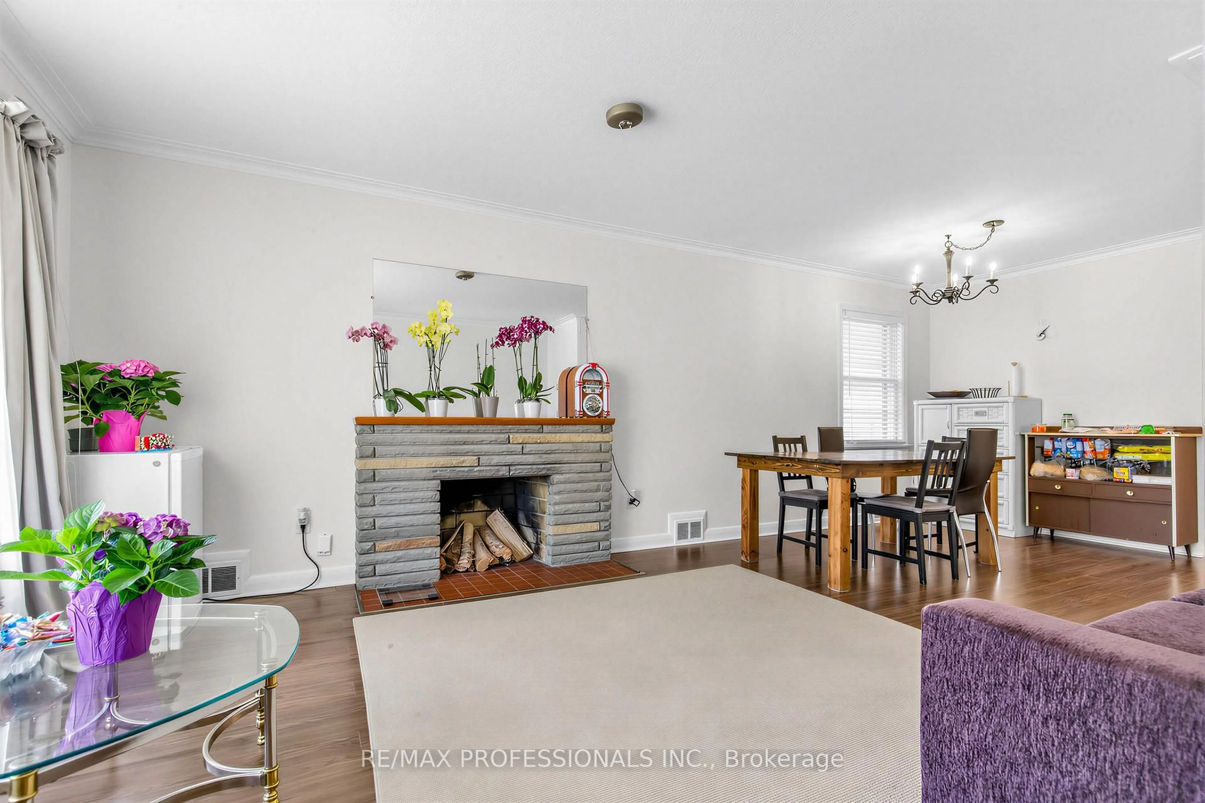 Living room with furniture, unknown for 47 Claymore Dr, Toronto Ontario M8Z 2S3