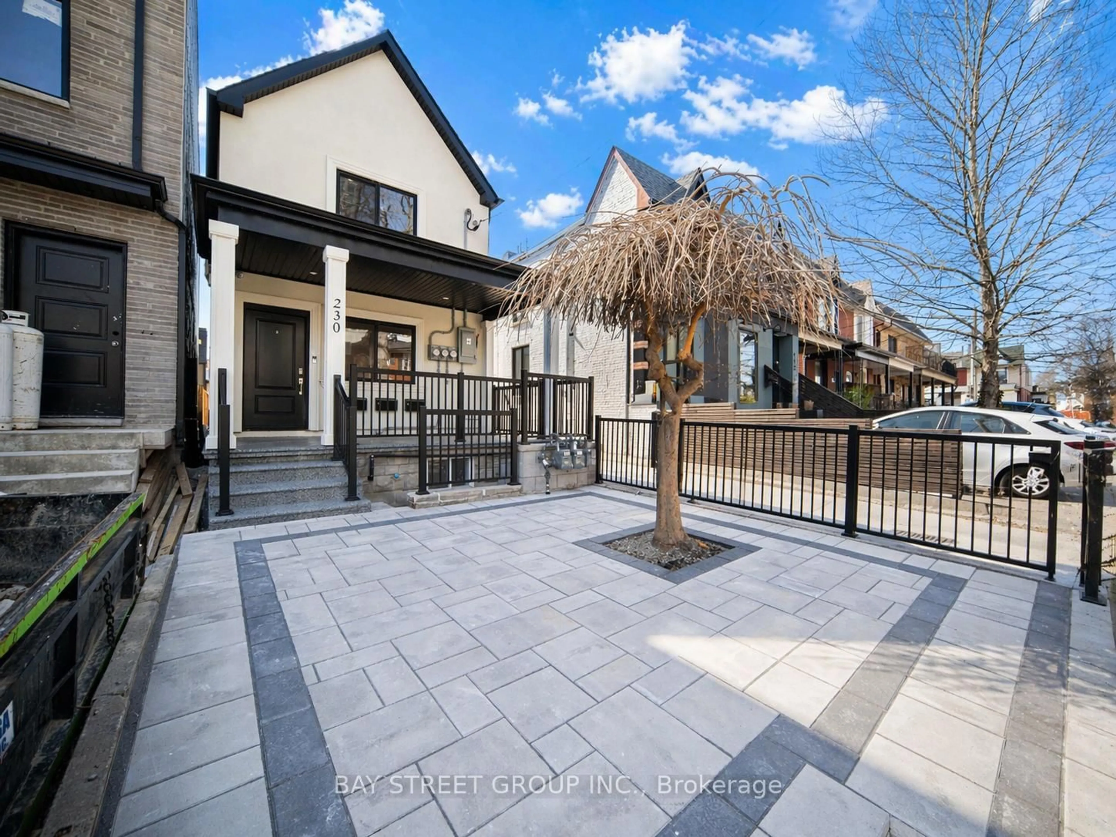 Patio, street for 230 Emerson Ave, Toronto Ontario M6H 3T6