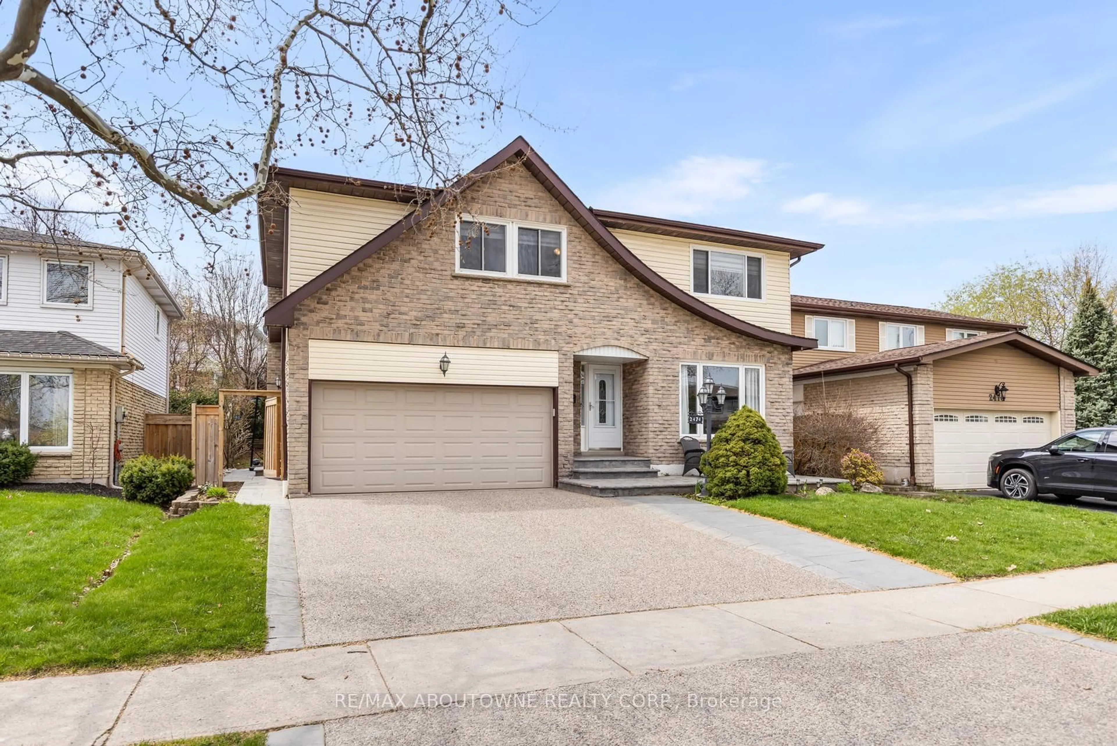 Home with brick exterior material, street for 2474 Cavendish Dr, Burlington Ontario L7P 3T8