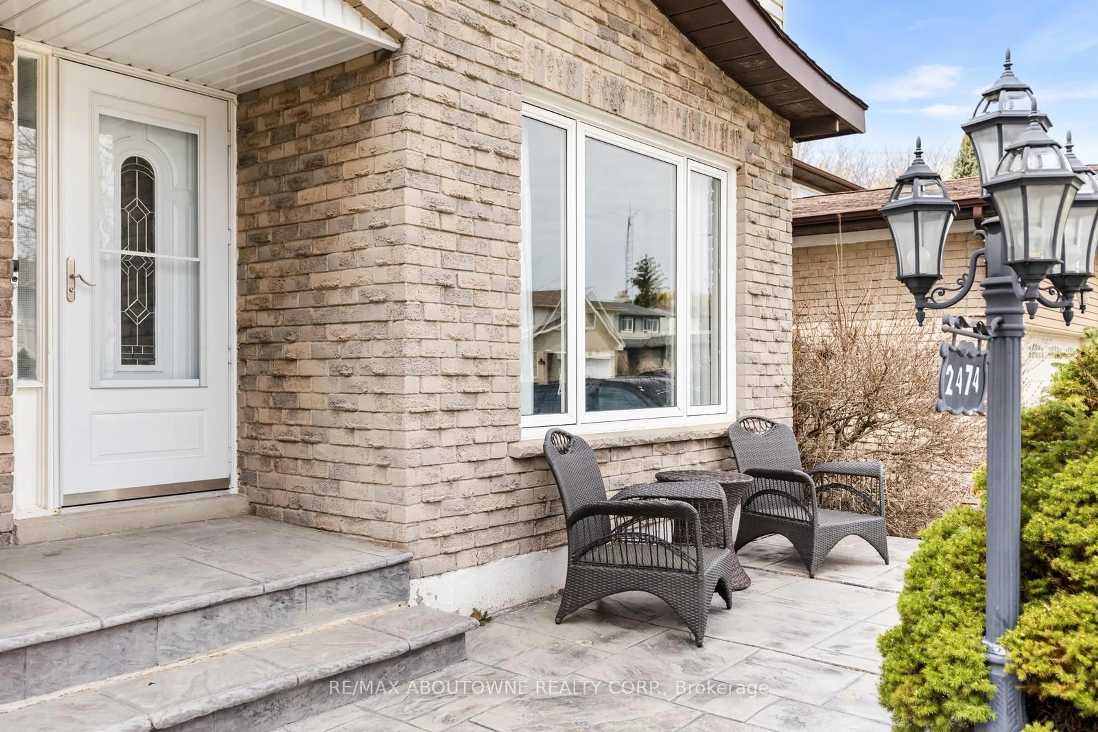 Home with brick exterior material, street for 2474 Cavendish Dr, Burlington Ontario L7P 3T8