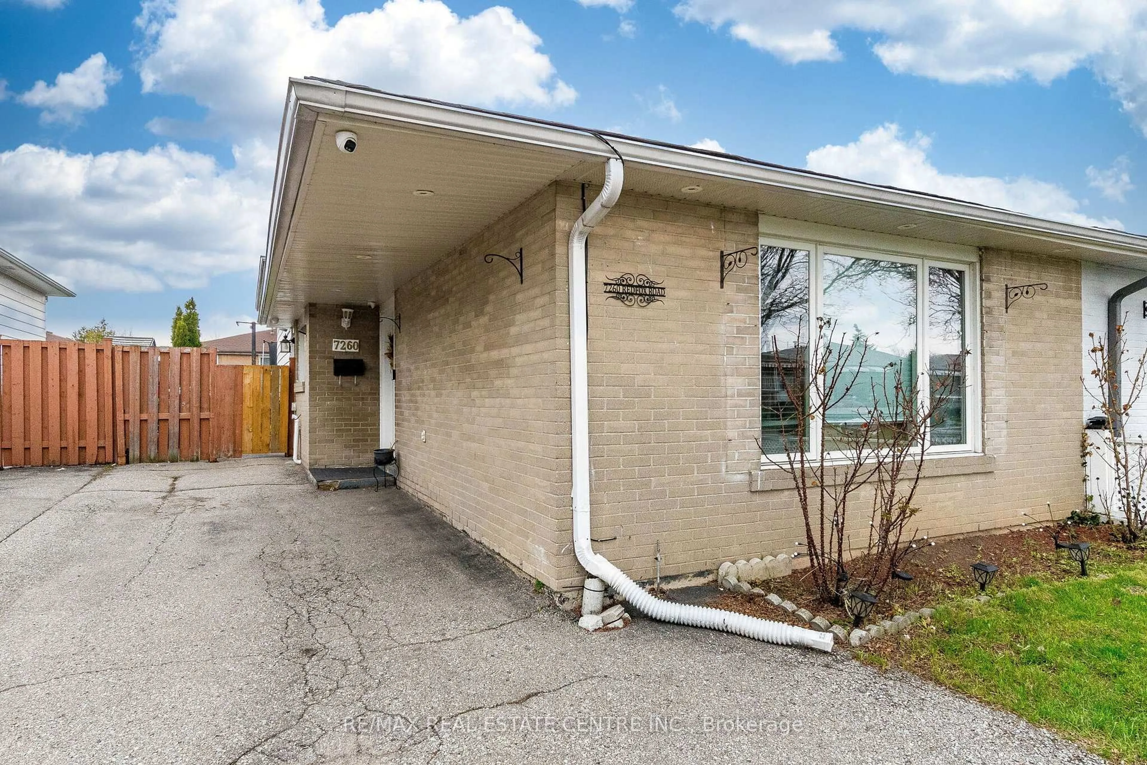 Unknown for 7260 Redfox Rd, Mississauga Ontario L4T 2L8