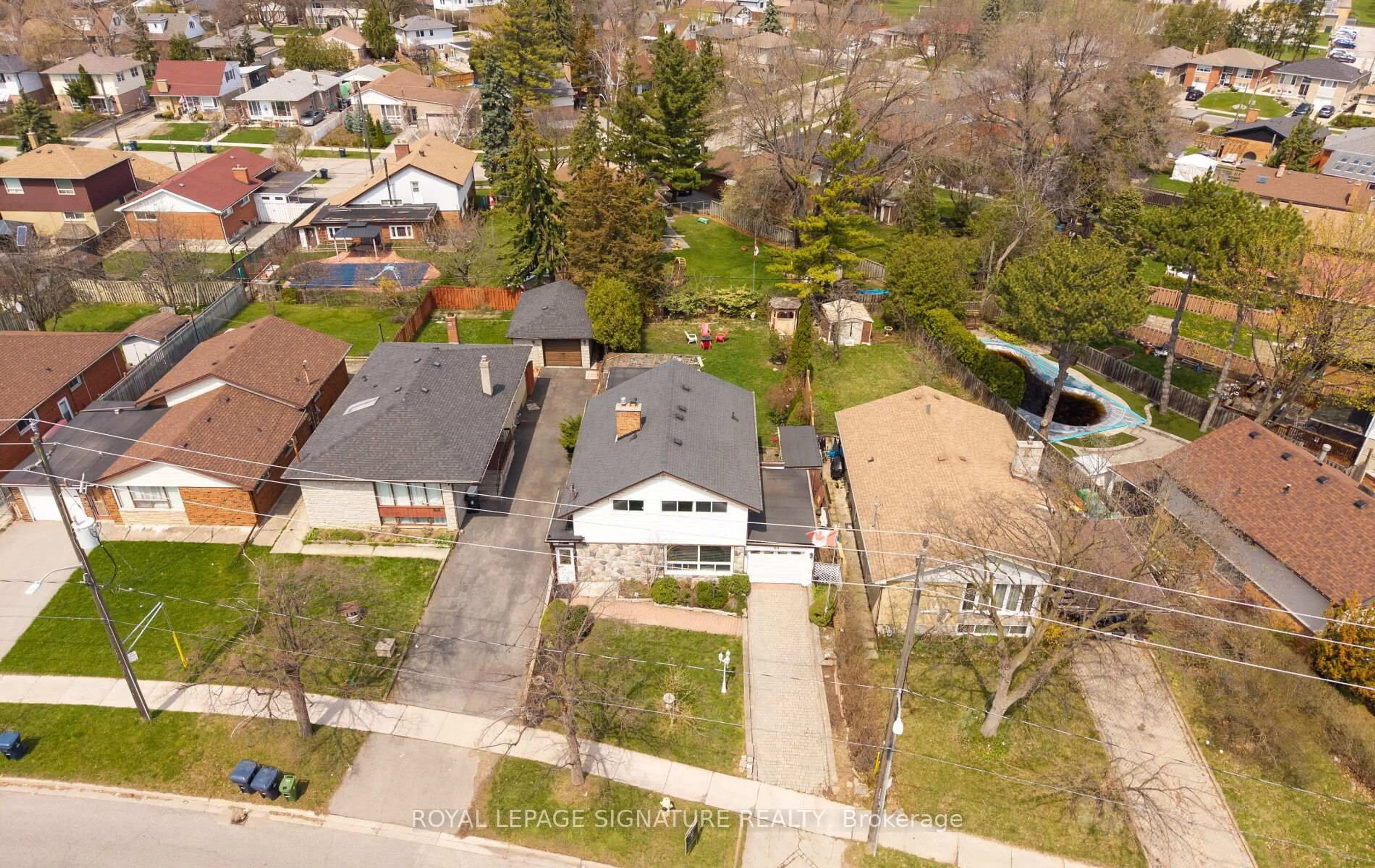 A pic from outside/outdoor area/front of a property/back of a property/a pic from drone, street for 60 Hinton Rd, Toronto Ontario M9W 2V7
