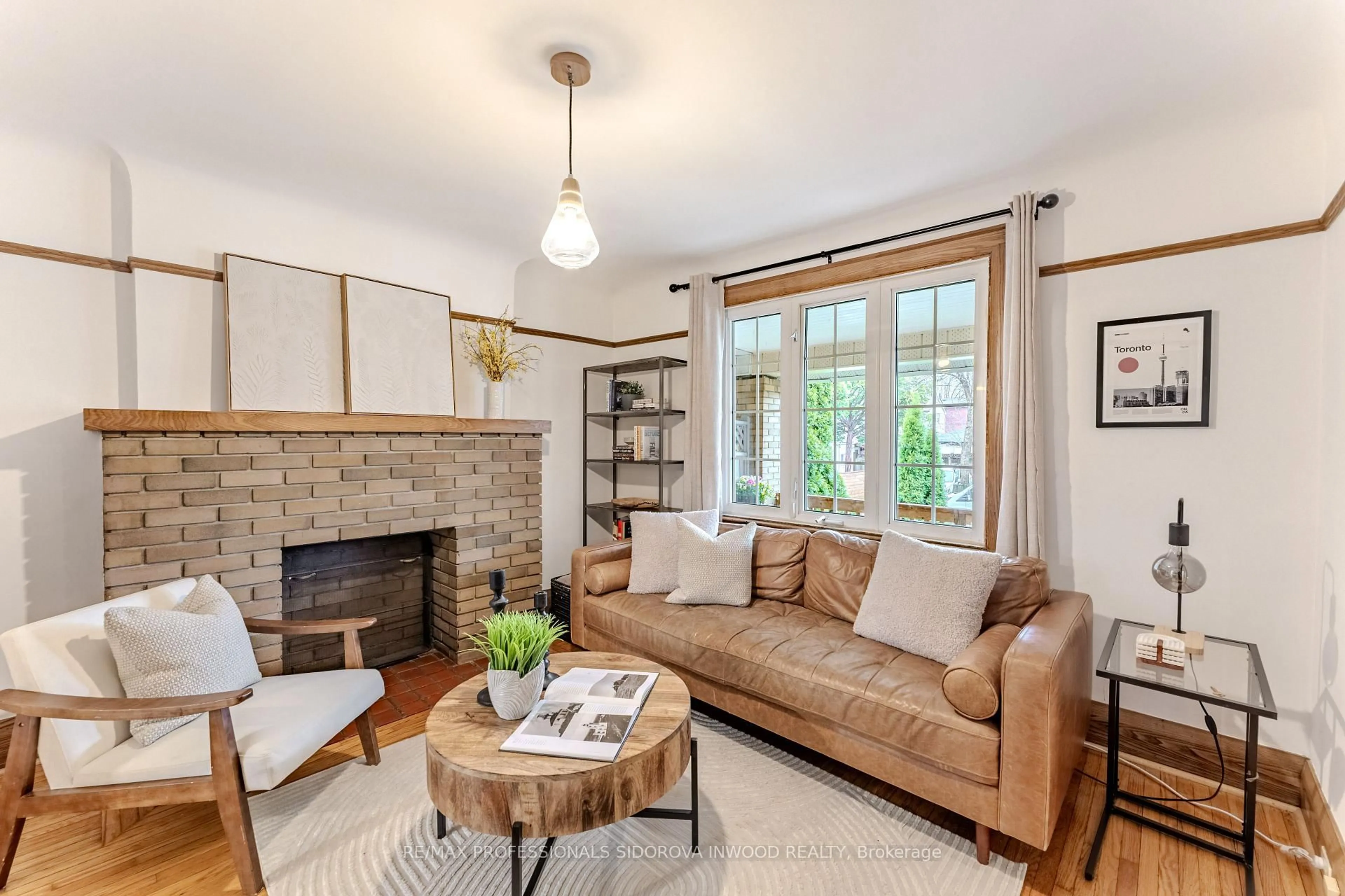 Living room with furniture, unknown for 16 Howick Ave, Toronto Ontario M6N 1M8