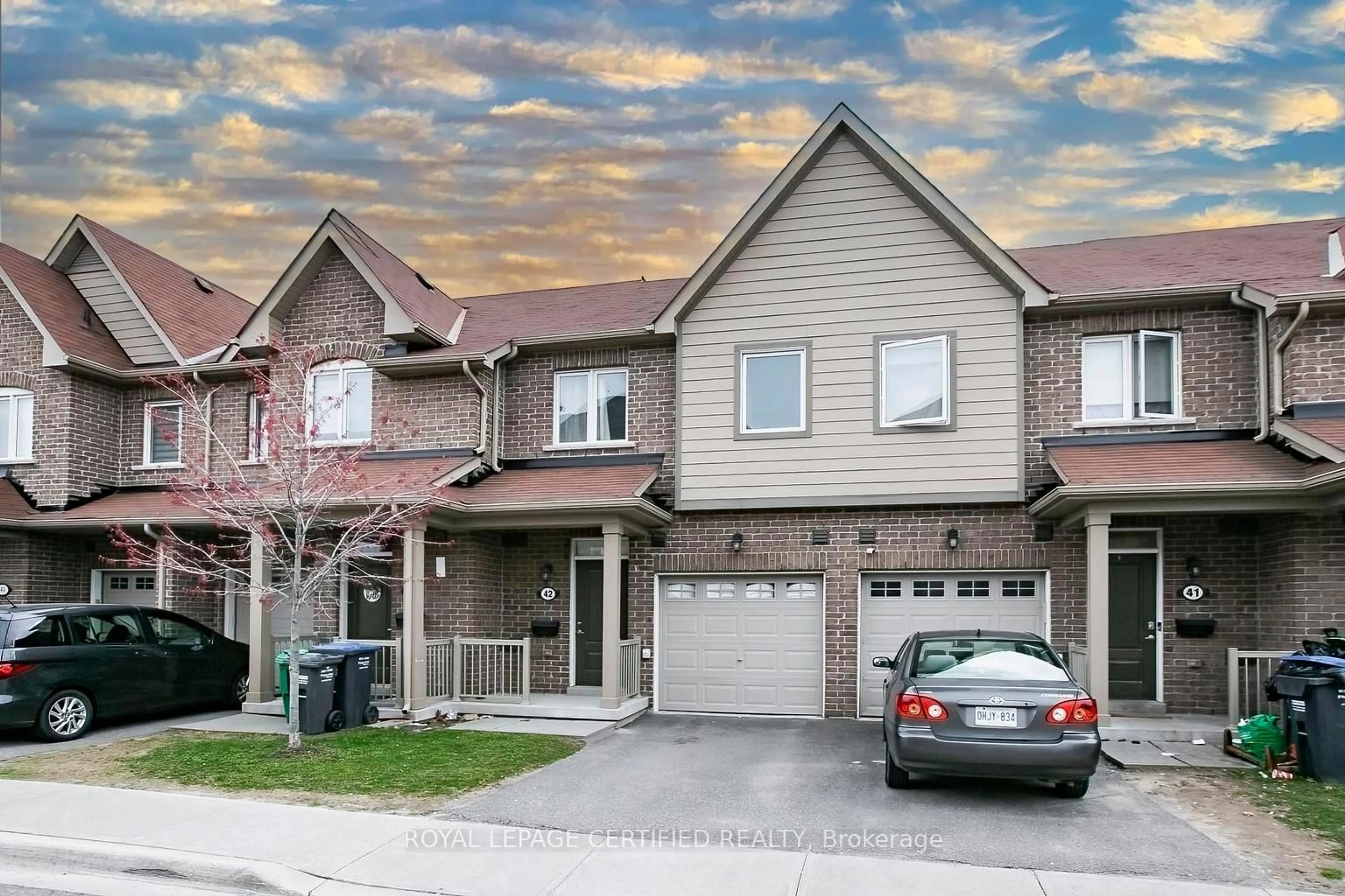 Home with brick exterior material, street for 50 Edinburgh Dr #42, Brampton Ontario L6Y 1N0