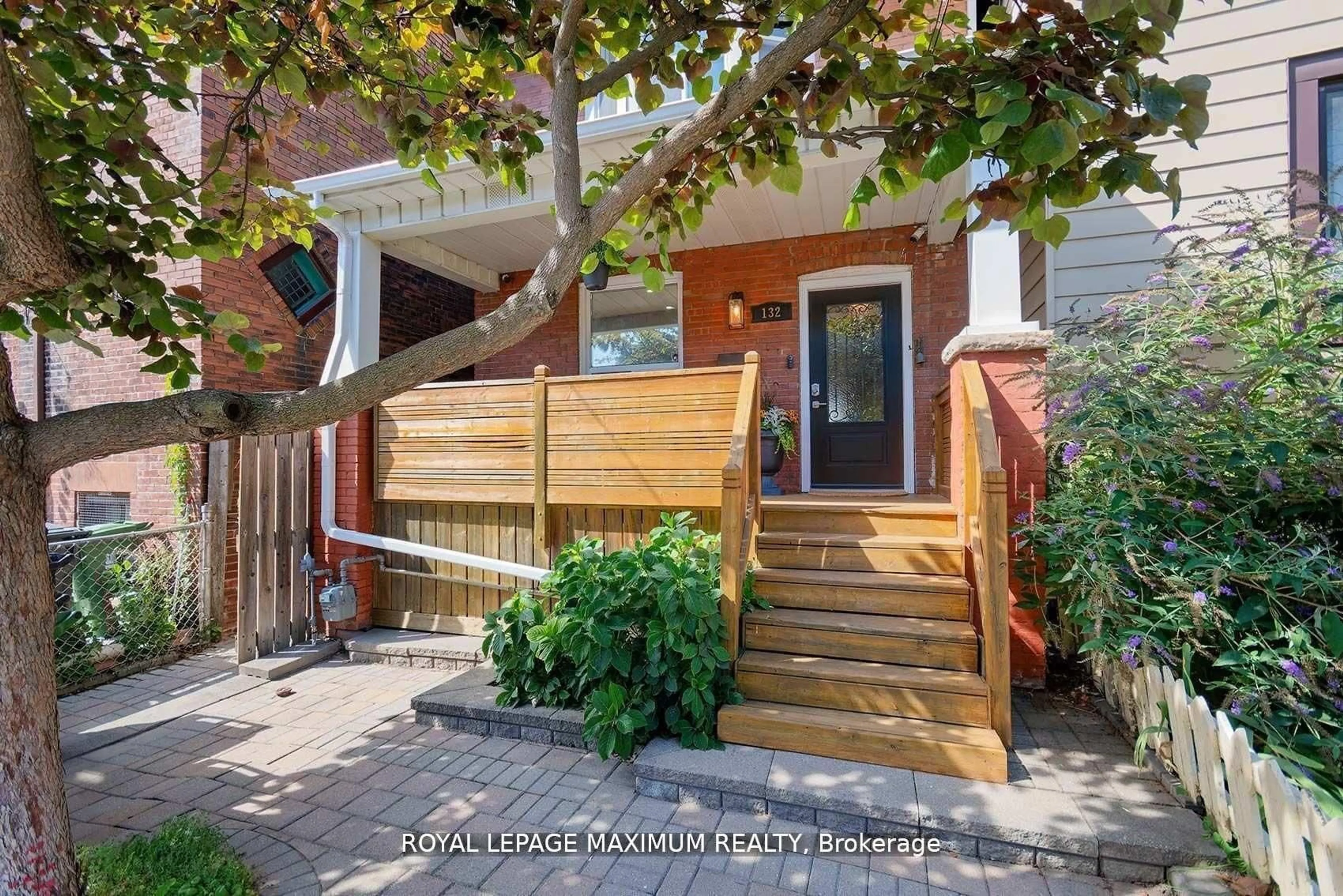 Unknown for 132 Wallace Ave, Toronto Ontario M6H 1T5