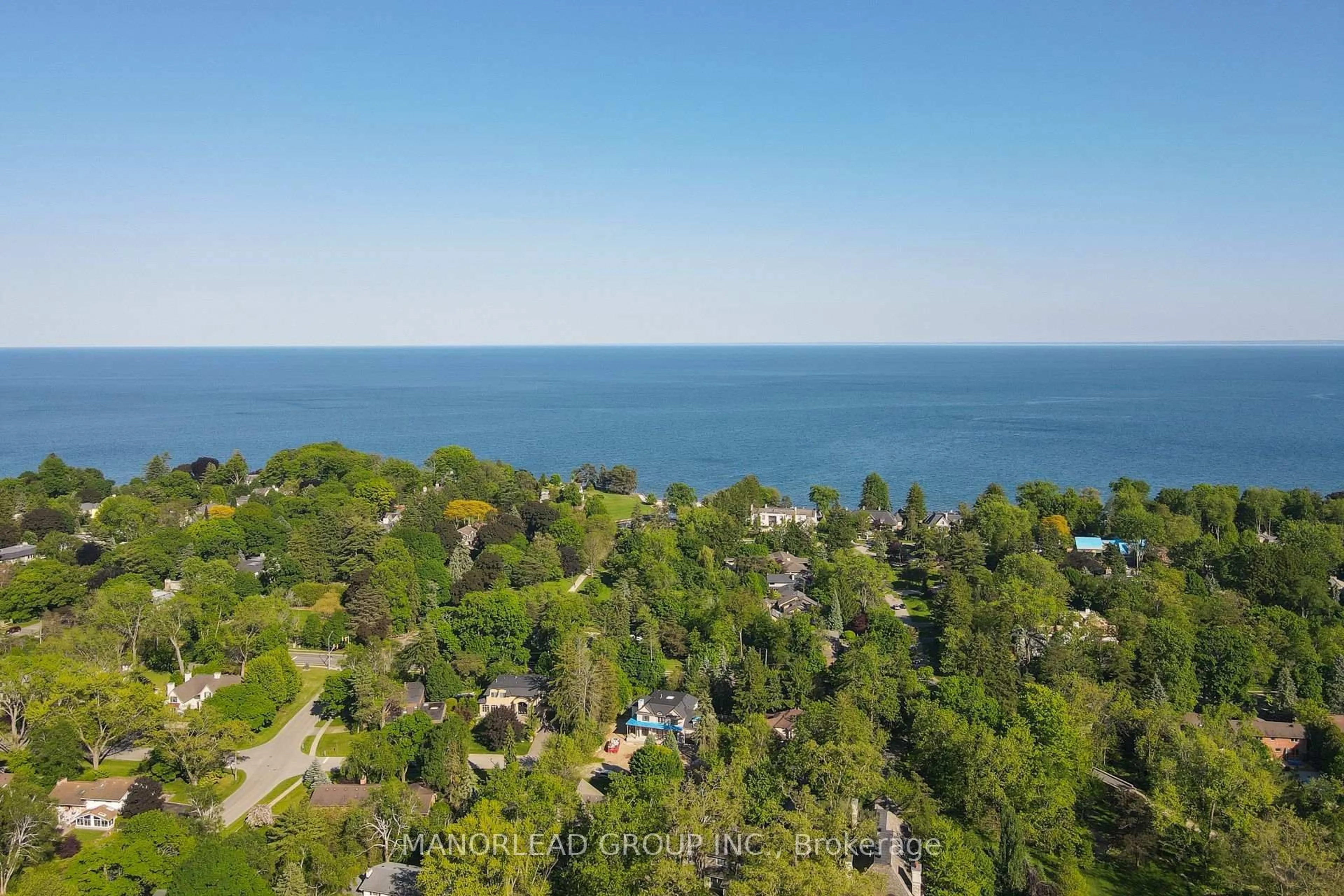 A pic from outside/outdoor area/front of a property/back of a property/a pic from drone, water/lake/river/ocean view for 1259 Cleaver Dr, Oakville Ontario L6J 1W2