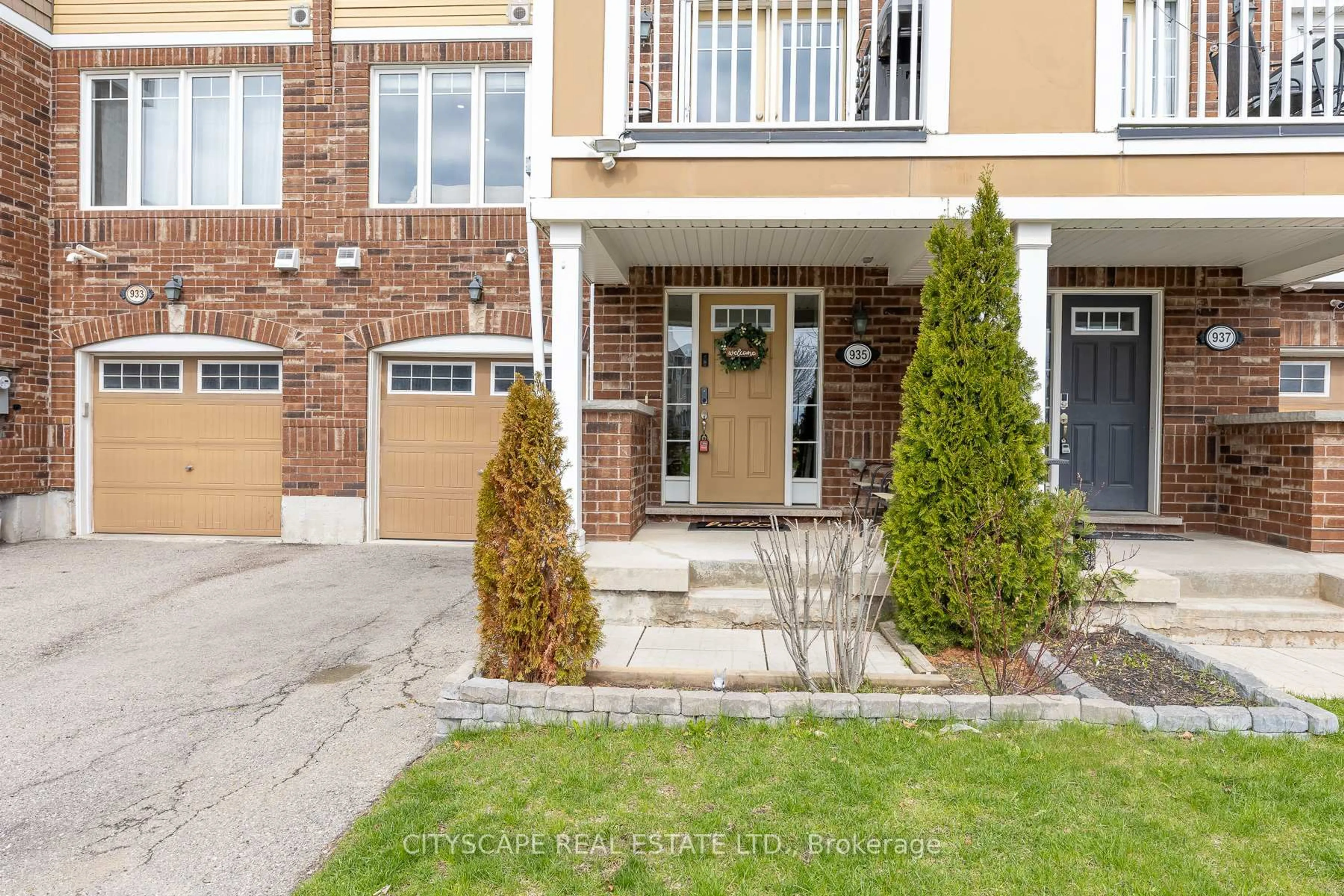 Unknown for 935 Nadalin Hts, Milton Ontario L9T 8R2