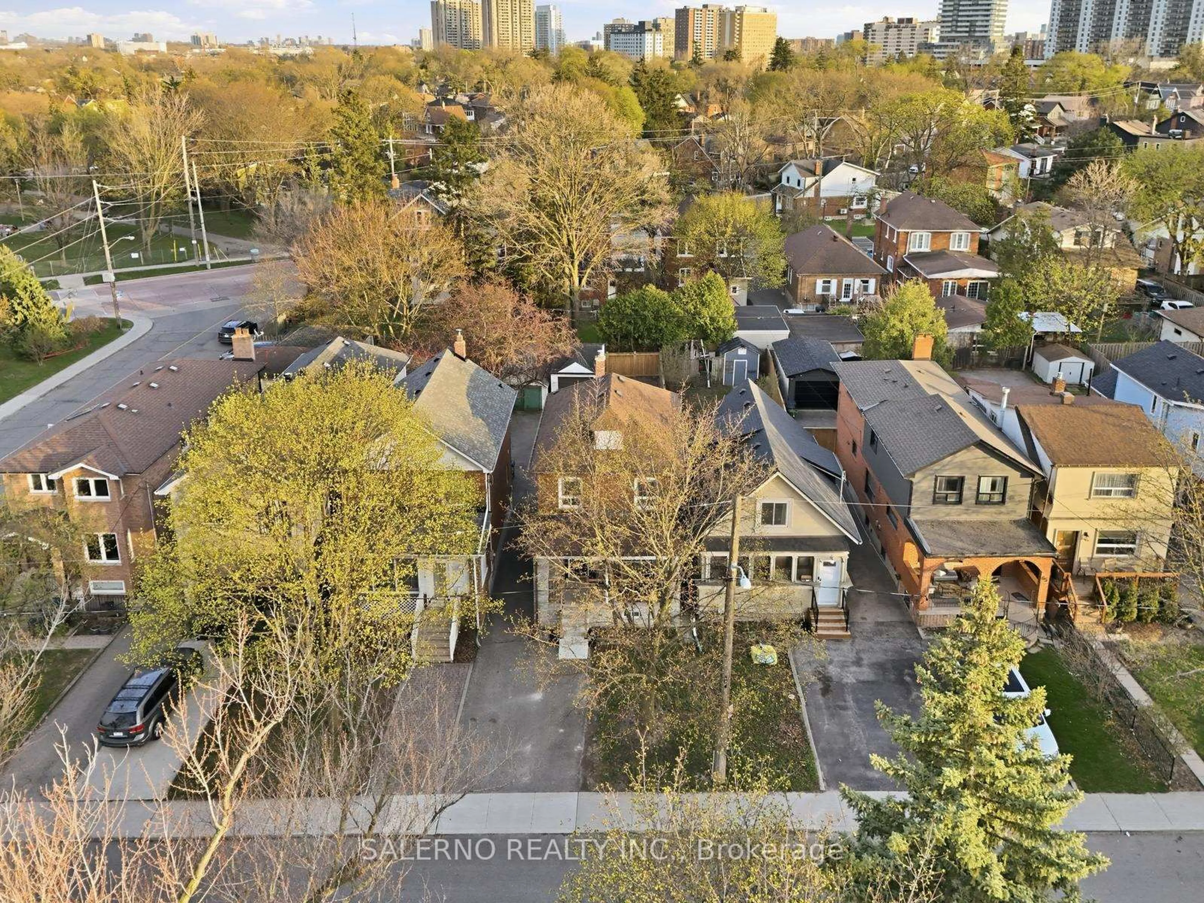 A pic from outside/outdoor area/front of a property/back of a property/a pic from drone, city buildings view from balcony for 69 Robert St, Toronto Ontario M9N 2J6