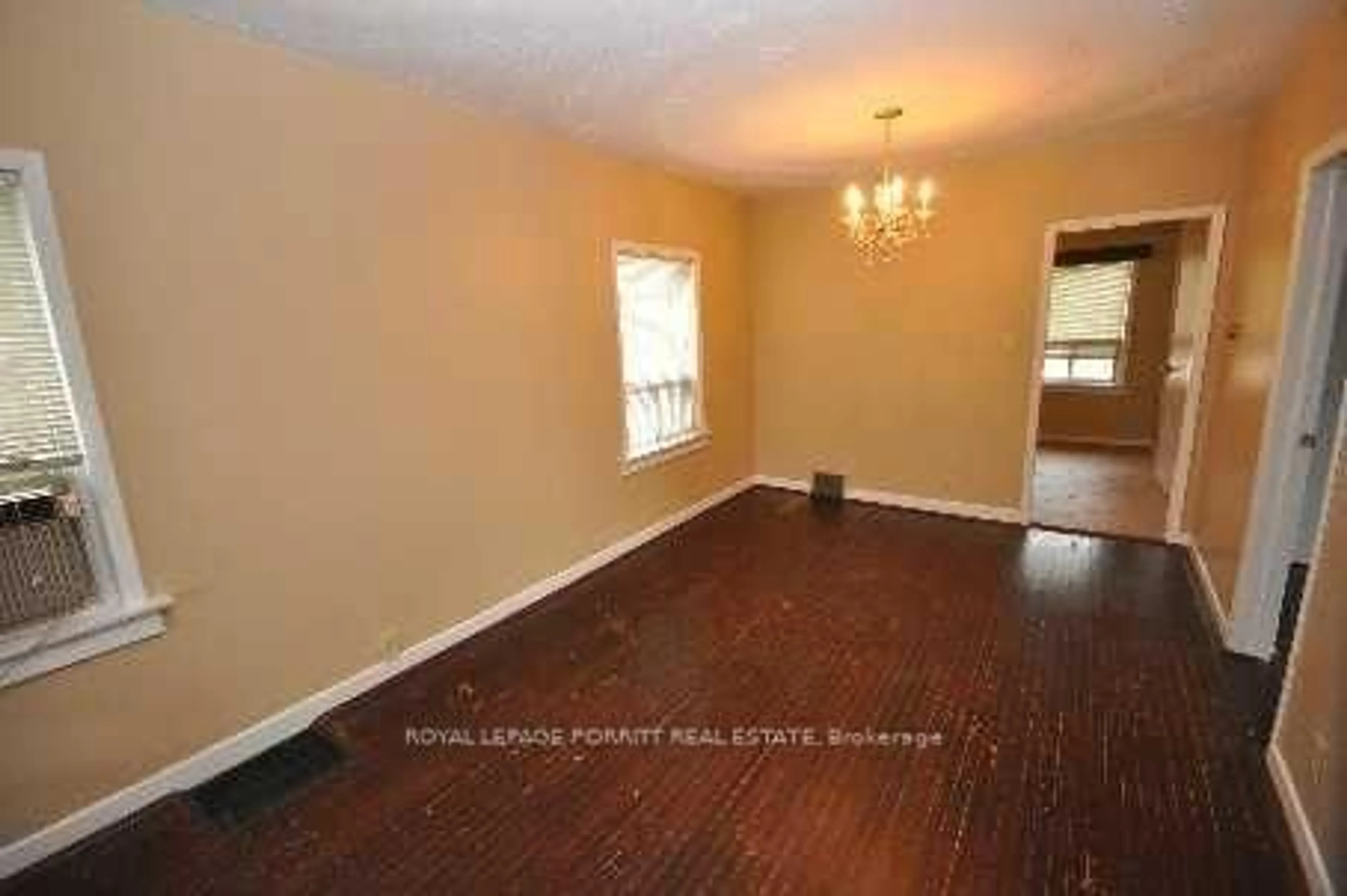 A pic of a room for 86 Ash Cres, Toronto Ontario M8W 1E6