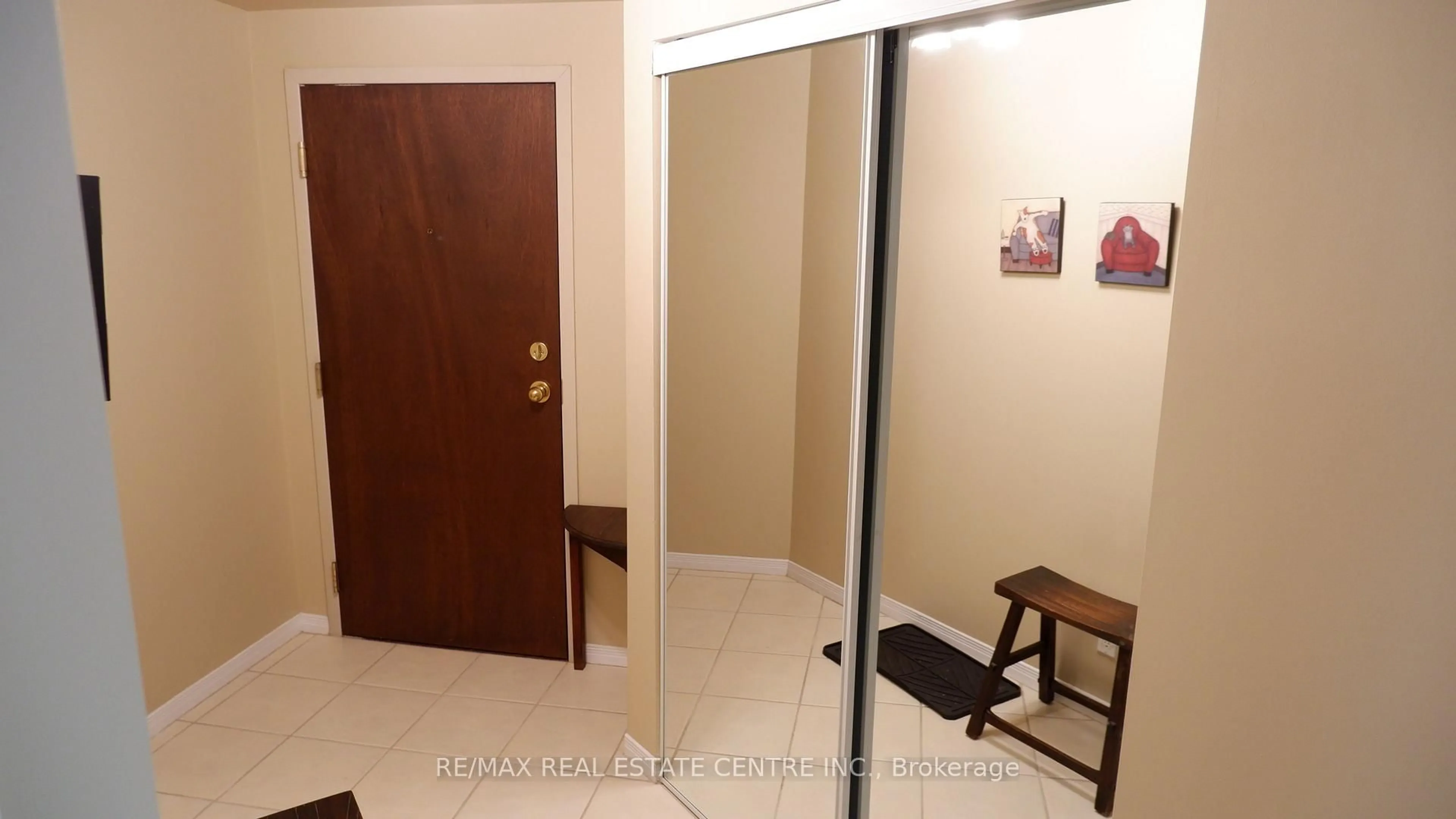 Unknown for 24 Chapel St #105, Halton Hills Ontario L7G 6A7