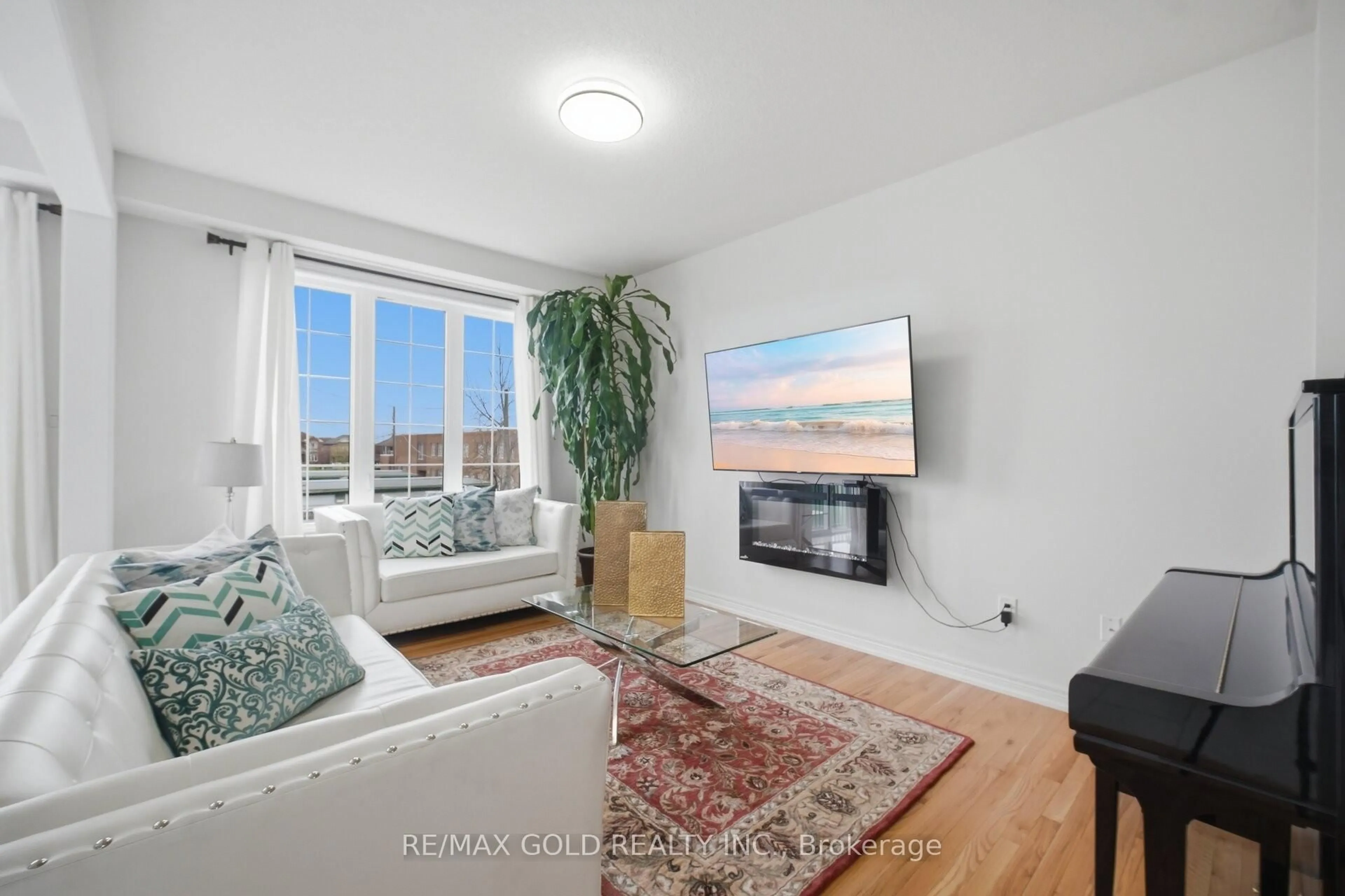 Living room with furniture, unknown for 26 Geranium Cres, Brampton Ontario L6Y 1N8