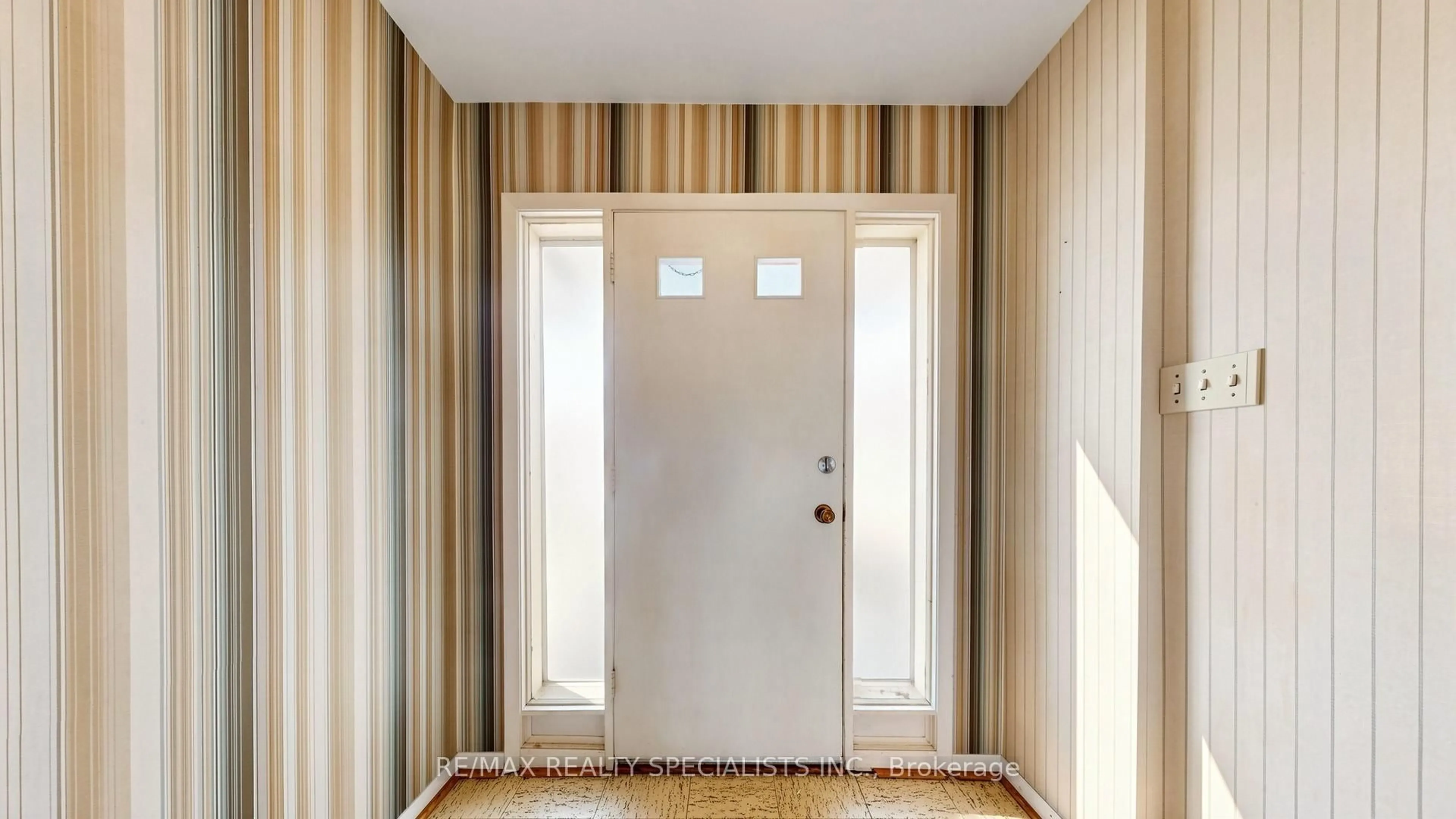 Indoor entryway for 2538 Barcella Cres, Mississauga Ontario L5K 1E2