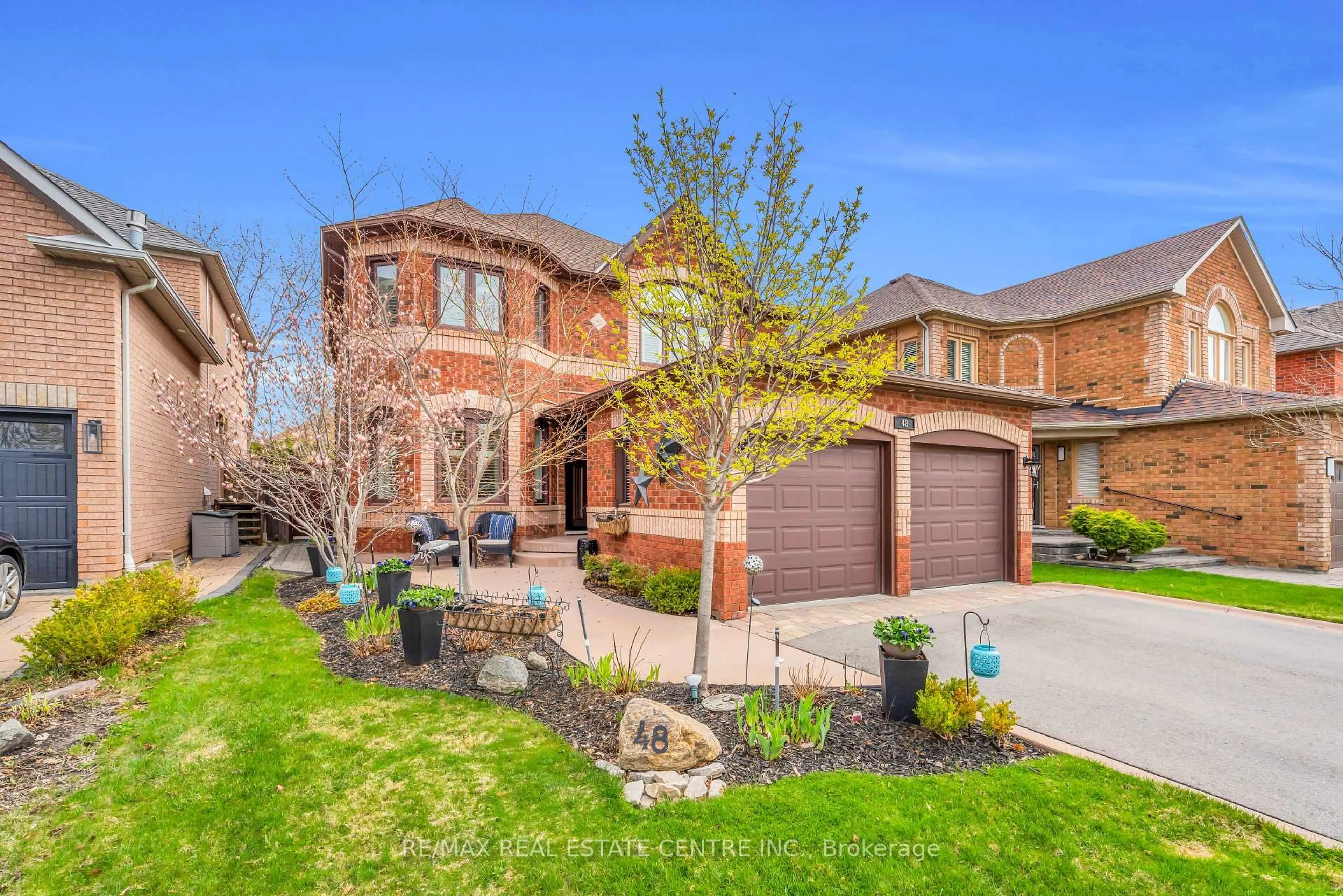 Home with brick exterior material, street for 48 Chester Cres, Halton Hills Ontario L7G 5W5