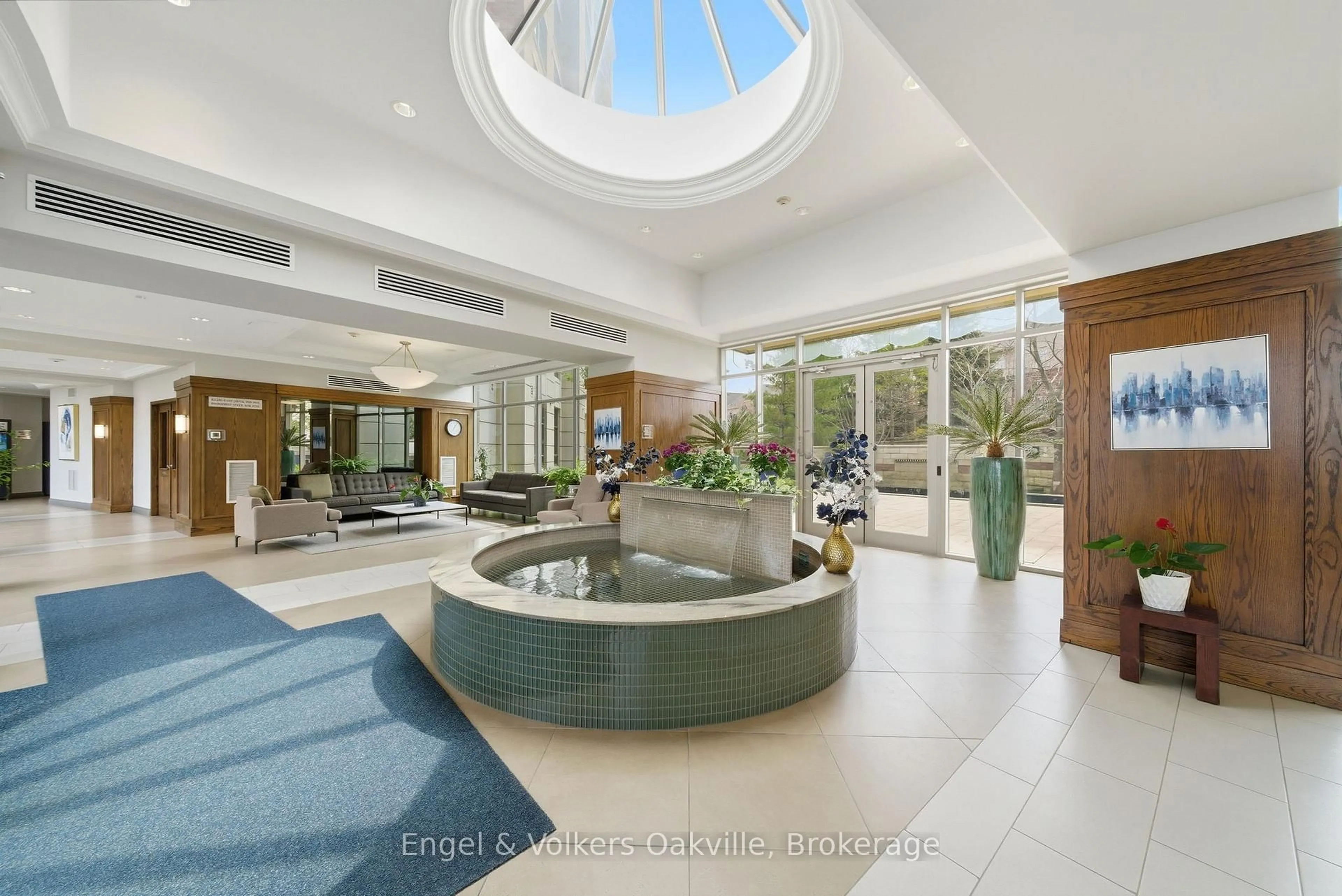 Indoor foyer for 2379 Central Park Dr #601, Oakville Ontario L6H 0E3