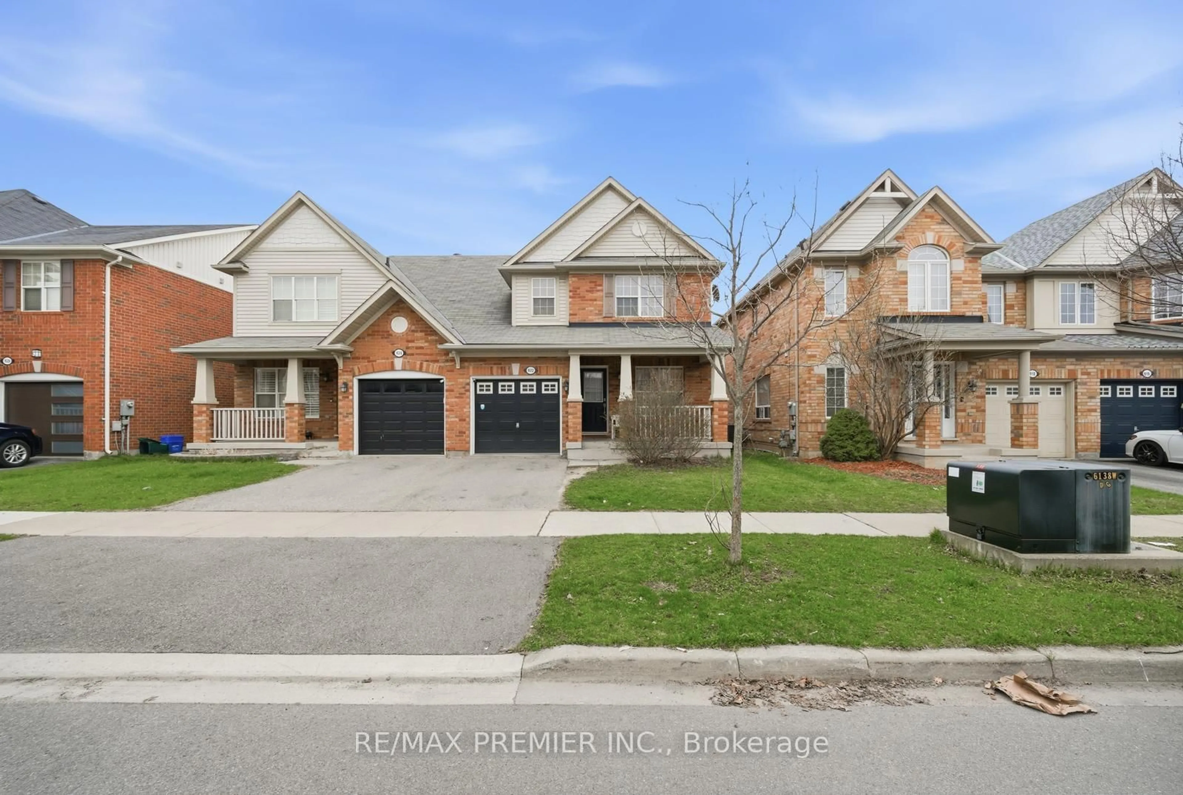 Home with brick exterior material, street for 922 Hepburn Rd, Milton Ontario L9T 0L6