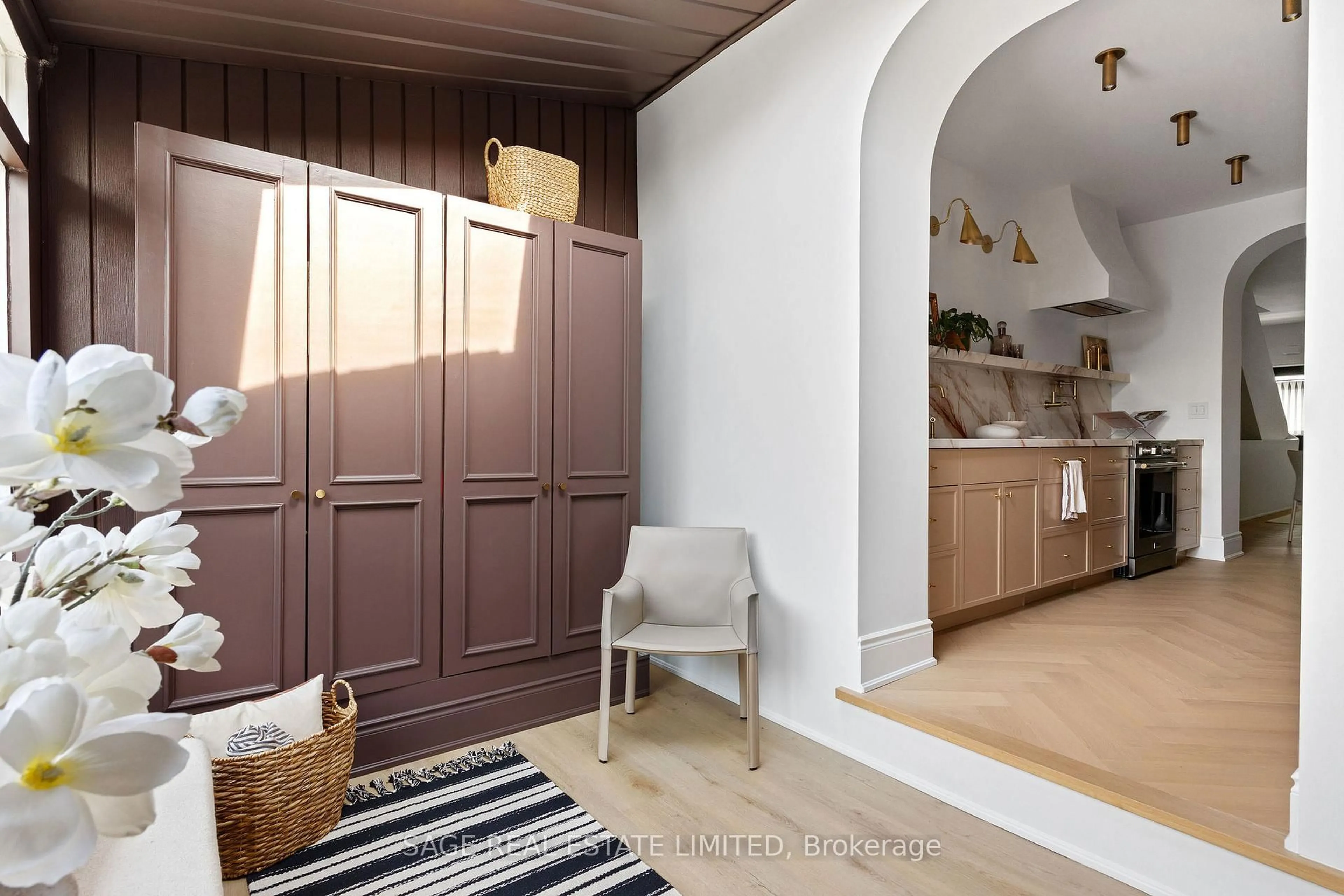 Indoor entryway for 138 Lappin Ave, Toronto Ontario M6H 1Y5